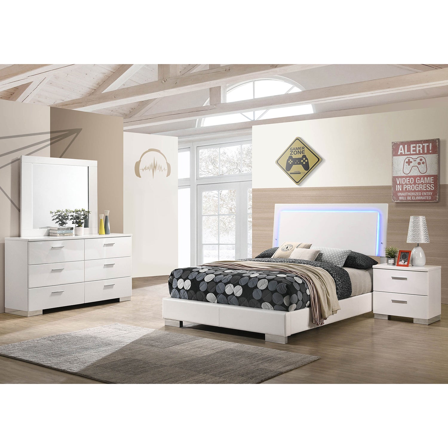 Dulcey White High Gloss 4-Piece Full Bedroom Set - Elegant Modern
