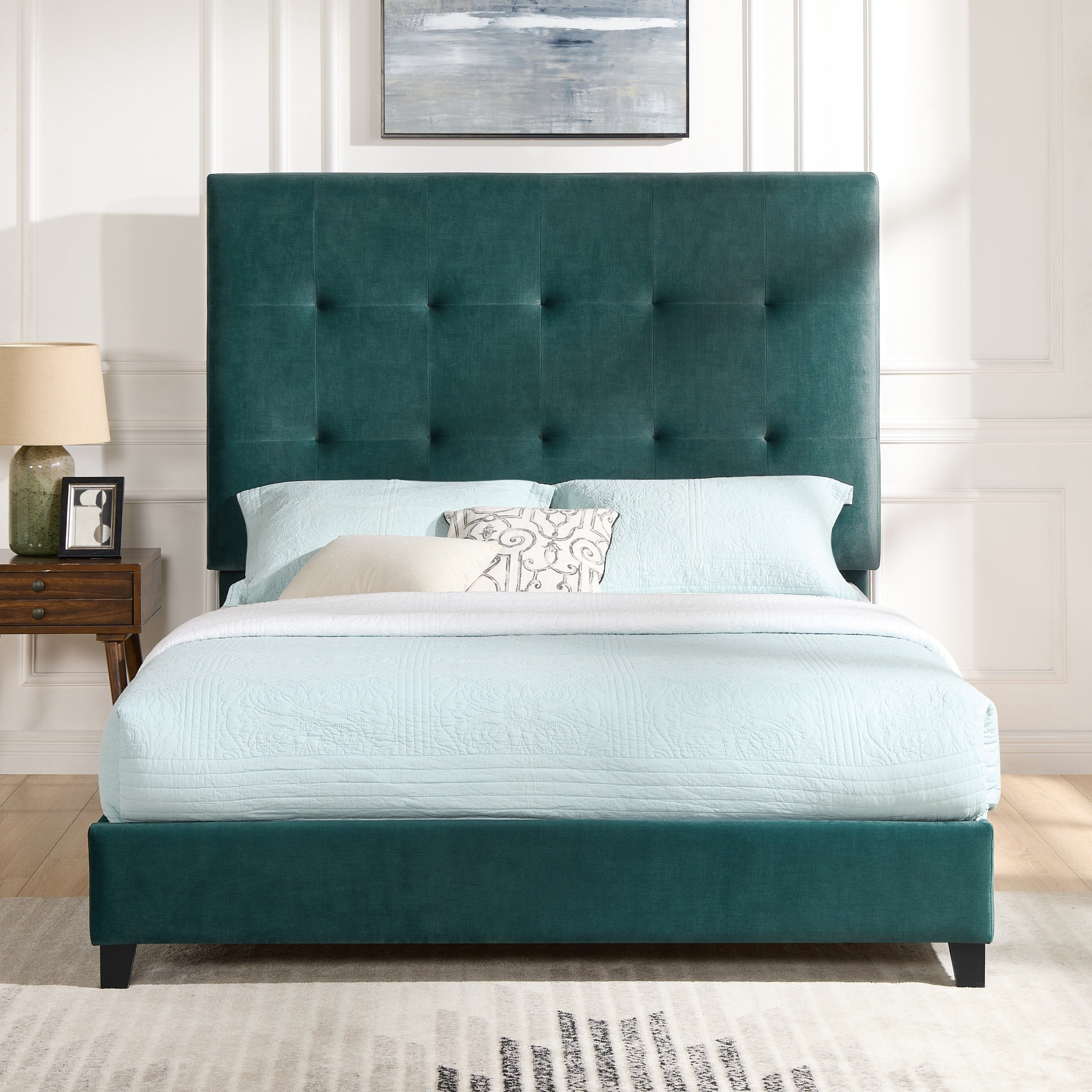 Luxury Queen Green Velvet Tufted Upholstered Platform Bed