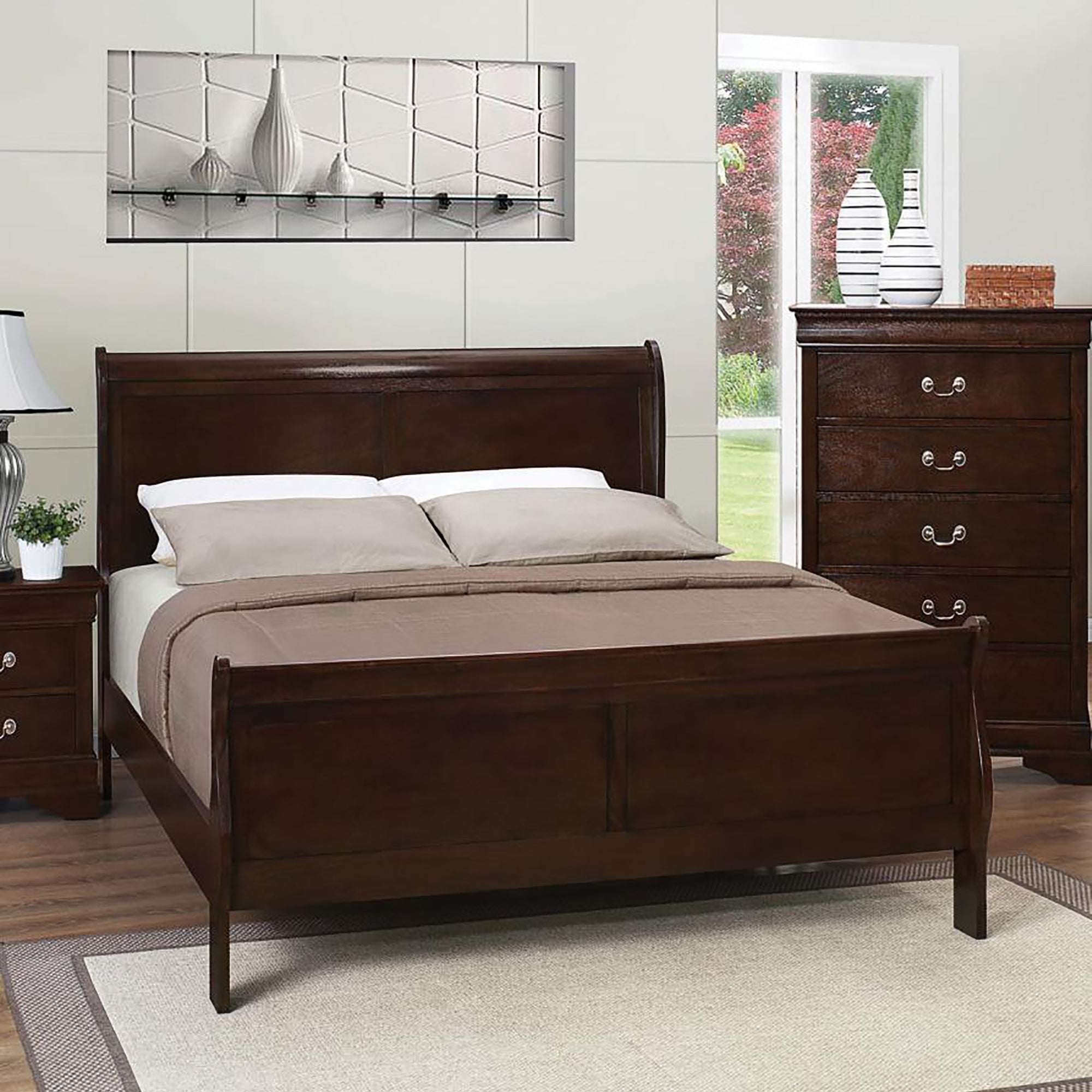Cappuccino Queen Sleigh Bed: Luxurious Bedroom Centerpiece