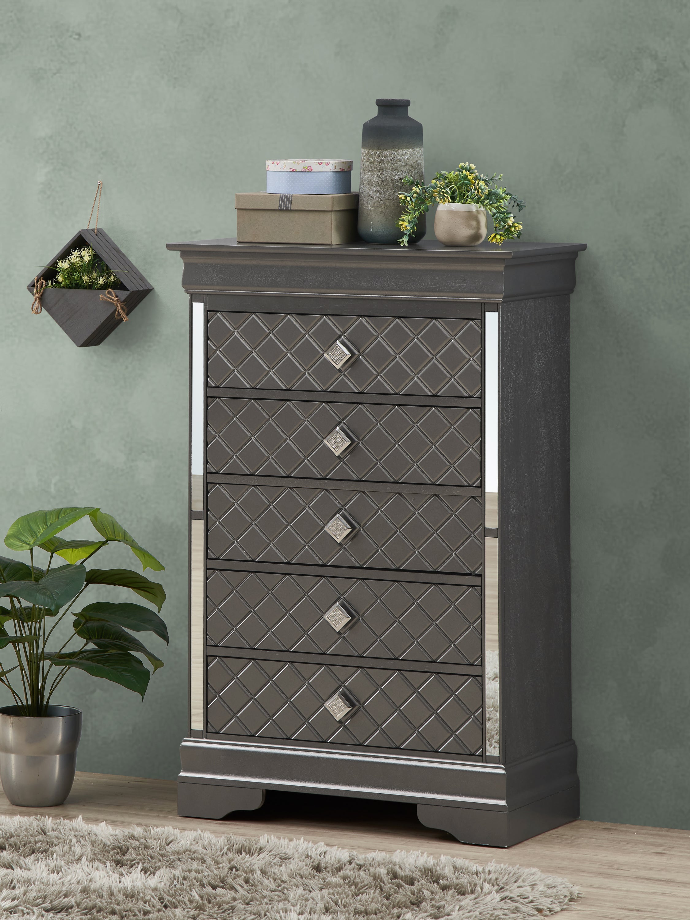 Verona G6702-CH Metallic Black Storage Chest