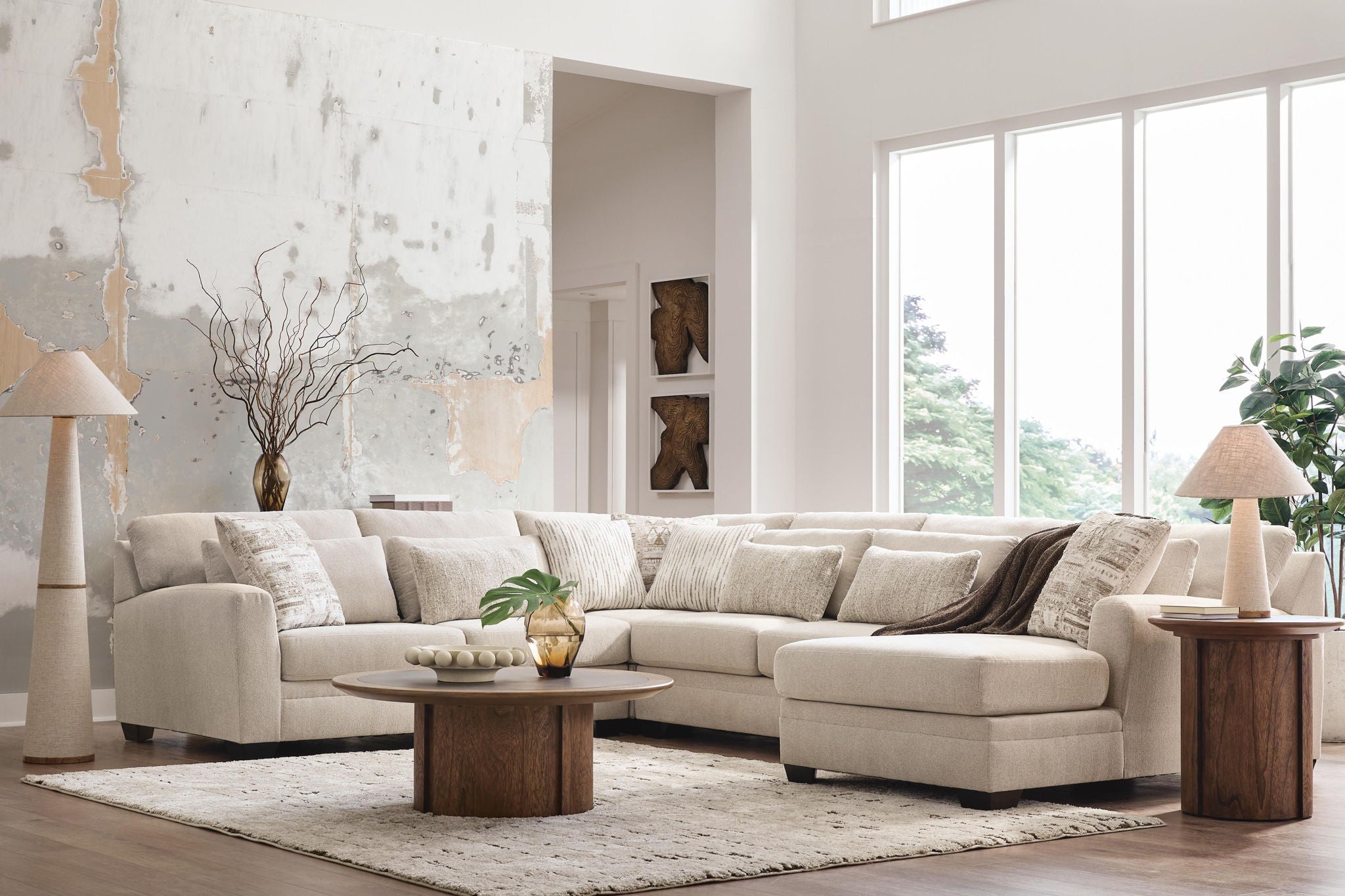 Mandi Point - Sectional