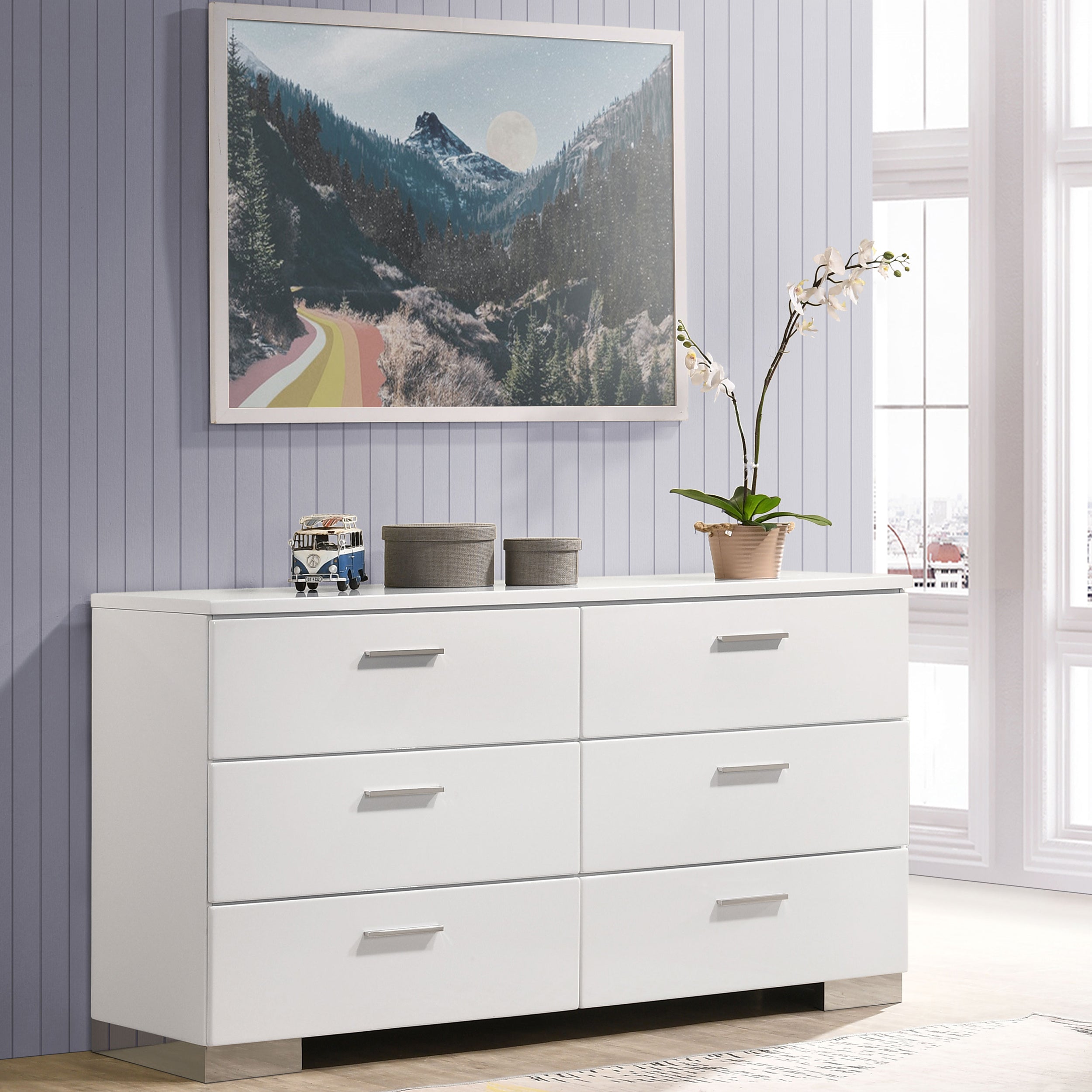 Dulcey White High Gloss 6-Drawer Dresser Modern Bedroom Unit