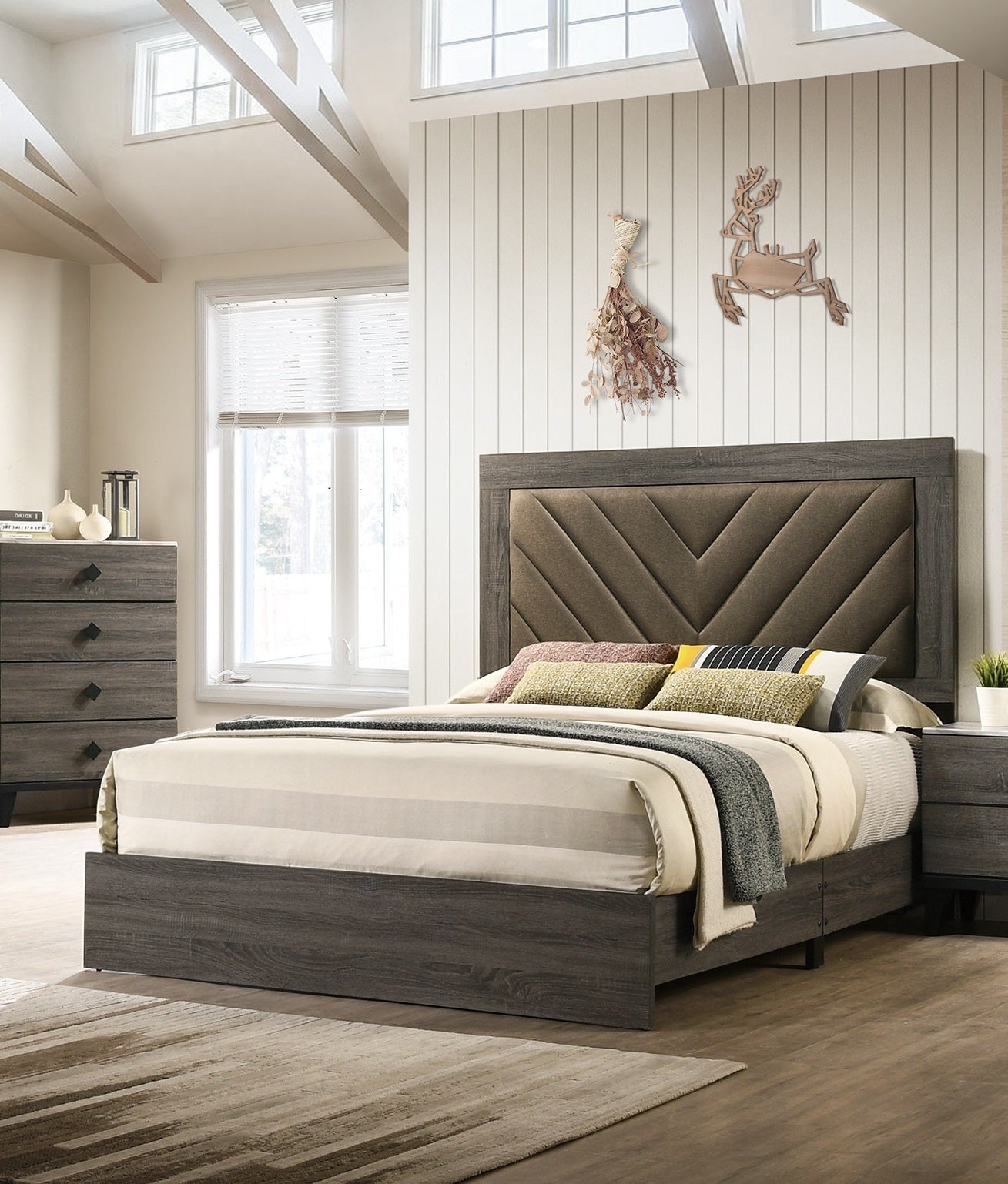 Contemporary King Bed, Gray Upholstered Rubberwood Bedframe Furniture