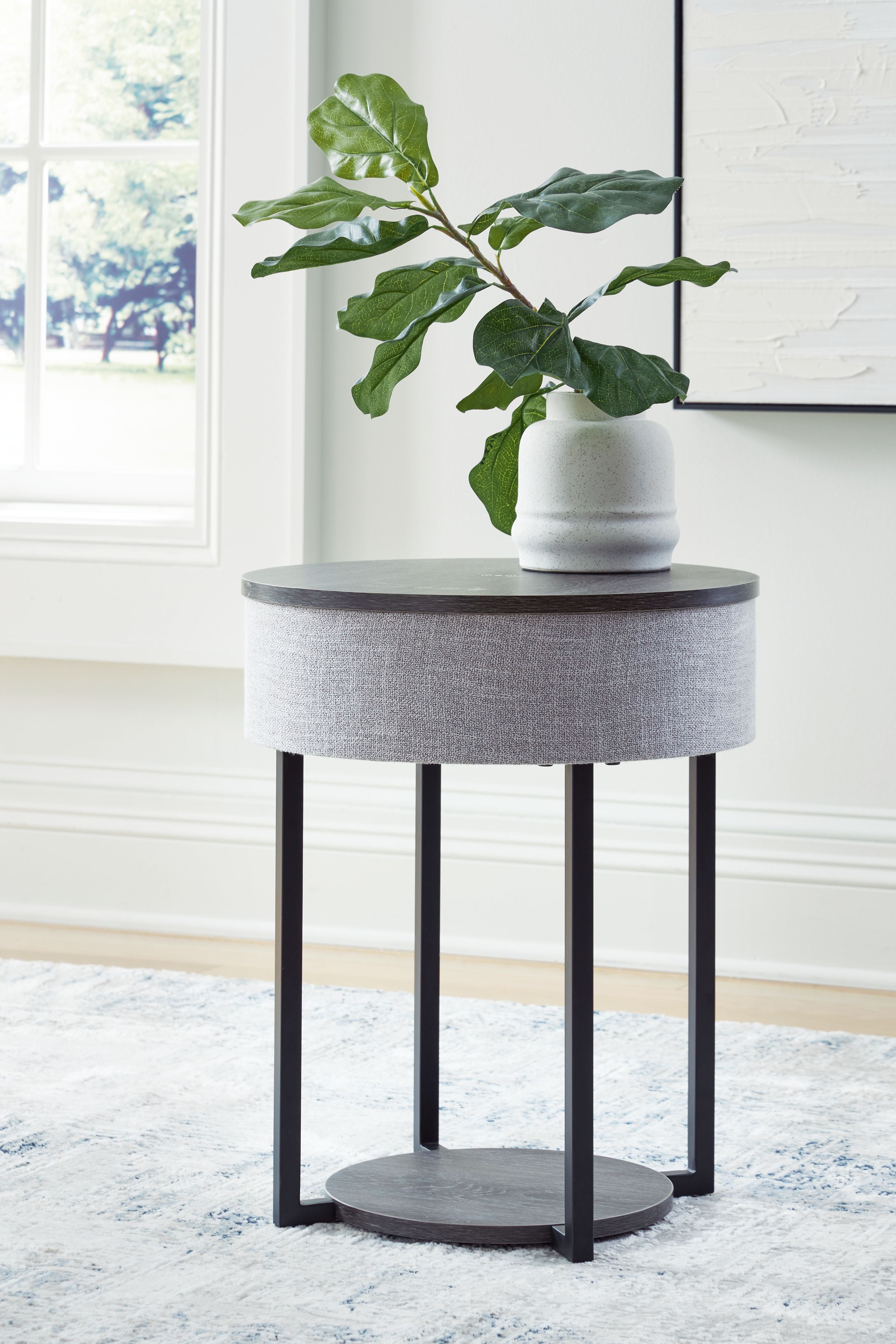 Sethlen - Accent Table - Gray / Black