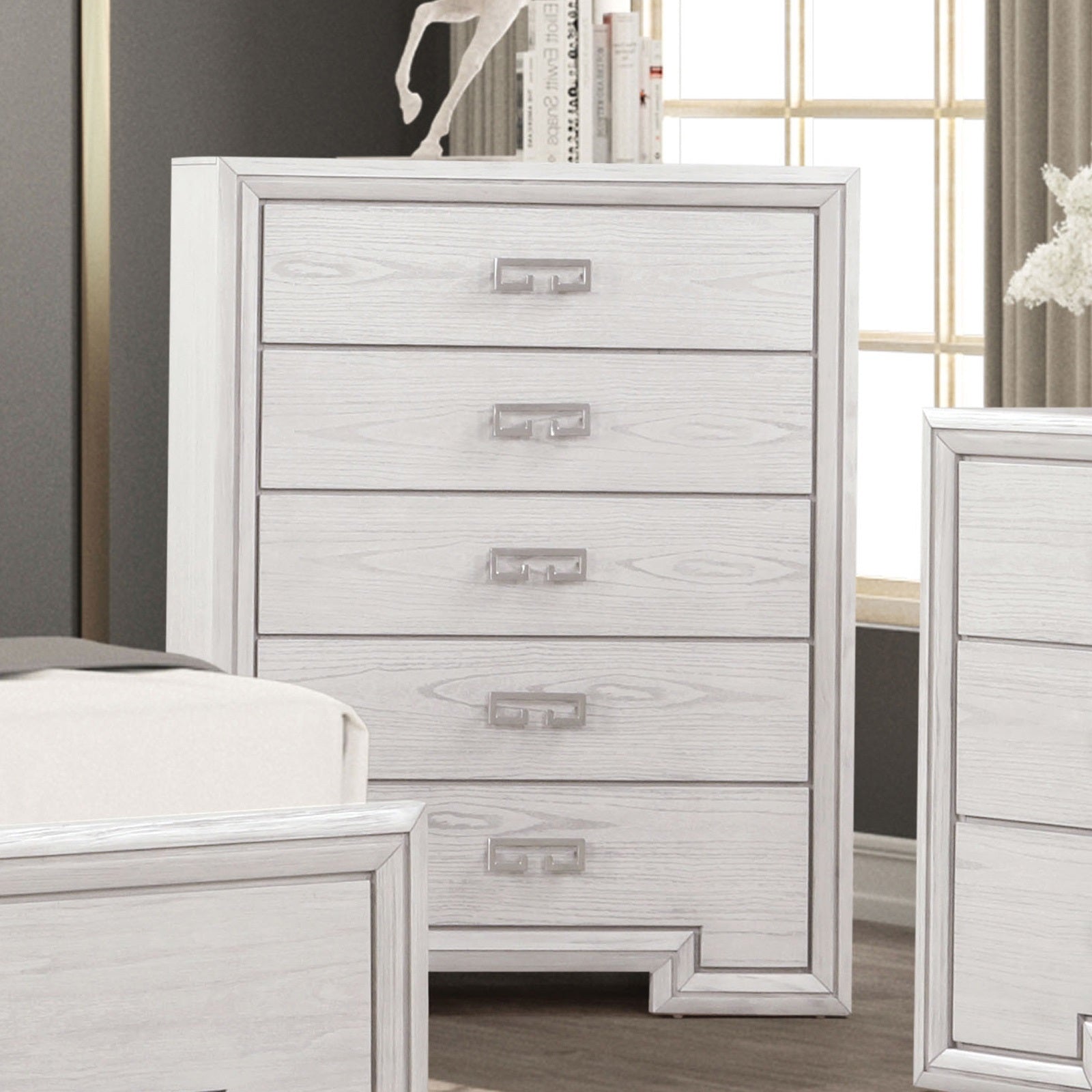Rustic White Transitional Chest Ball Bearing Glides Drawers