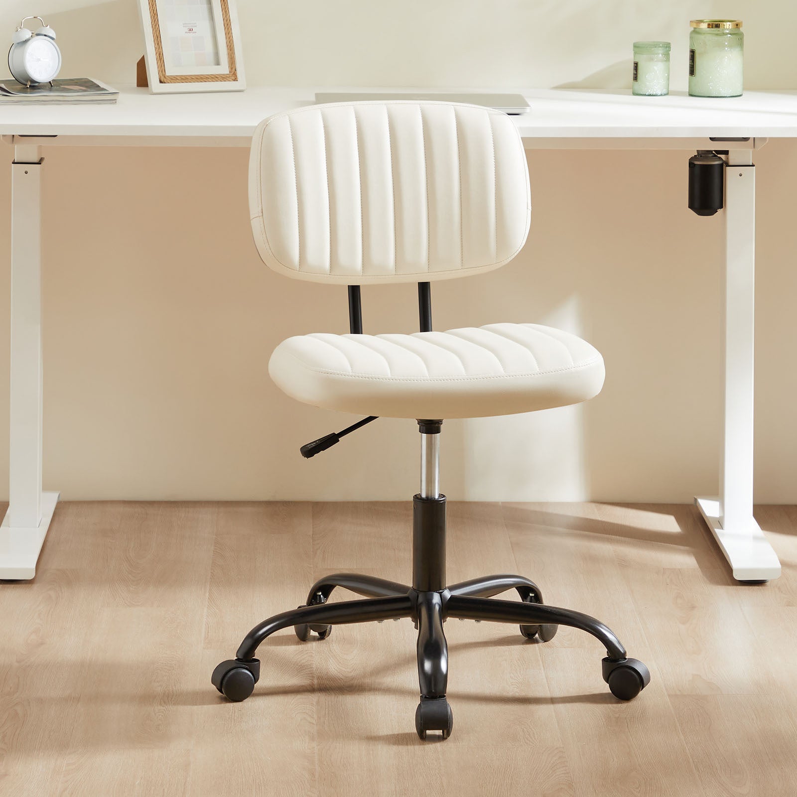 Low Back Task Chair, PU Leather- White