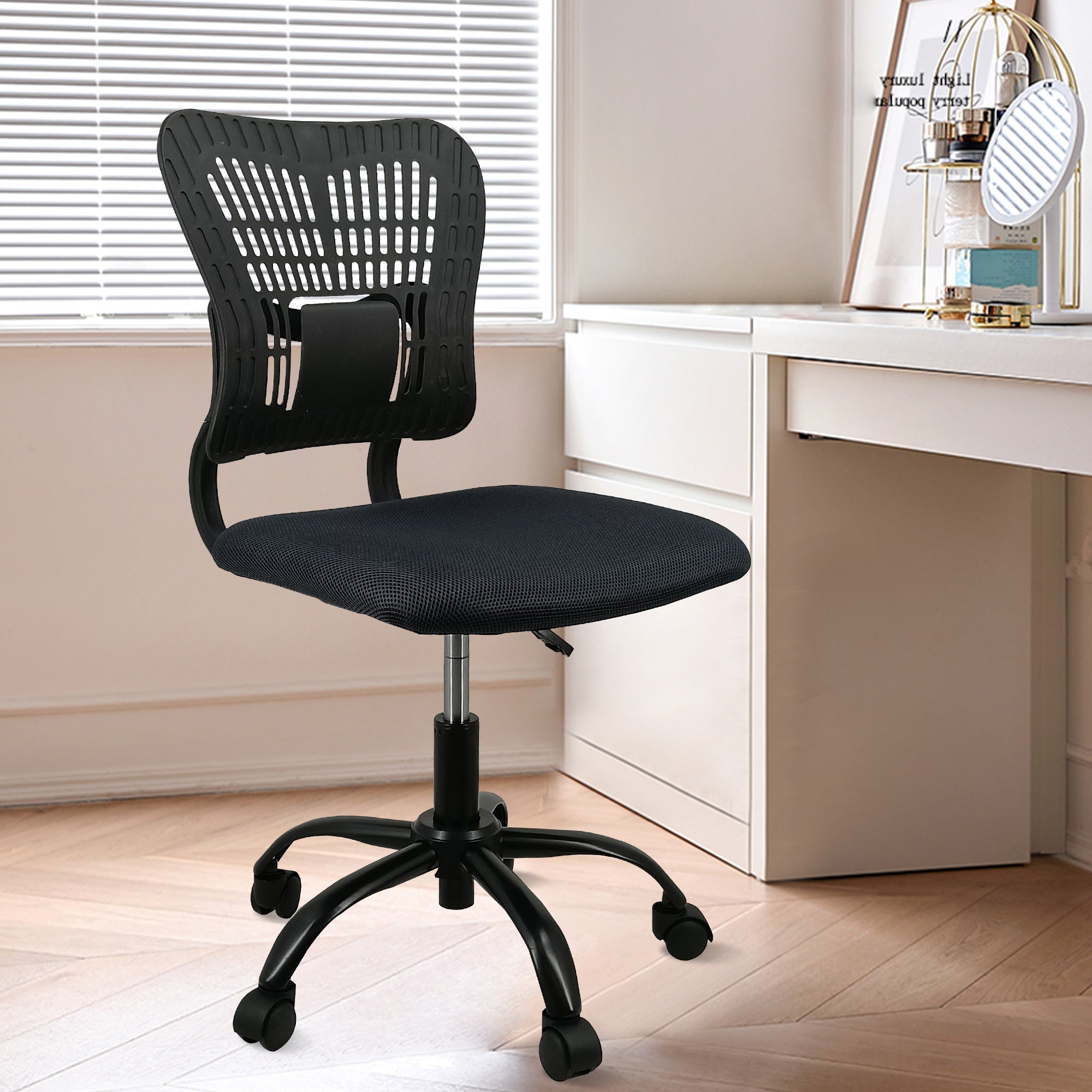 Ergonomic Mesh Office Black Chair - Adjustable & Comfy