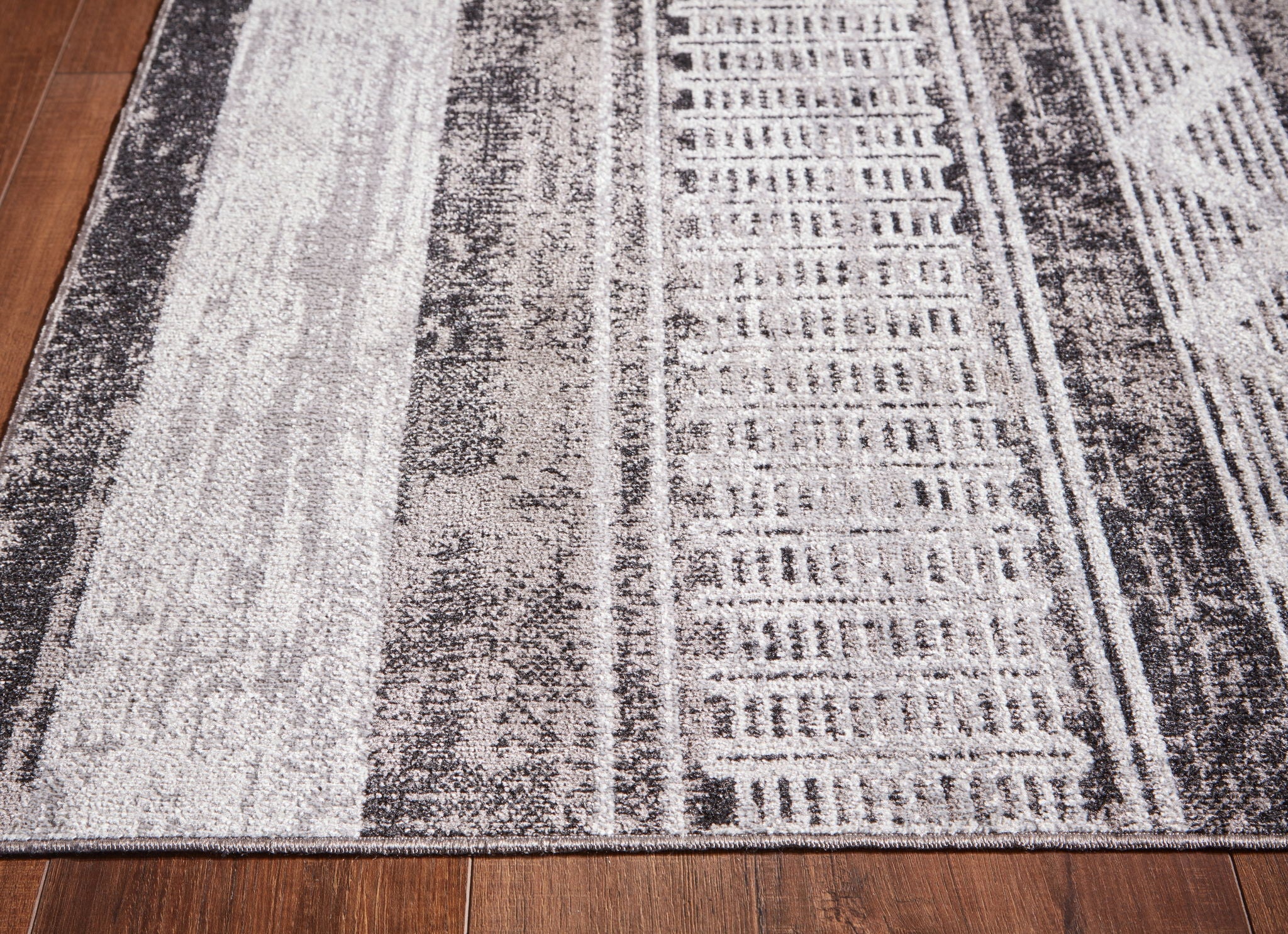 Henchester - 5' x 7' Rug - Multi