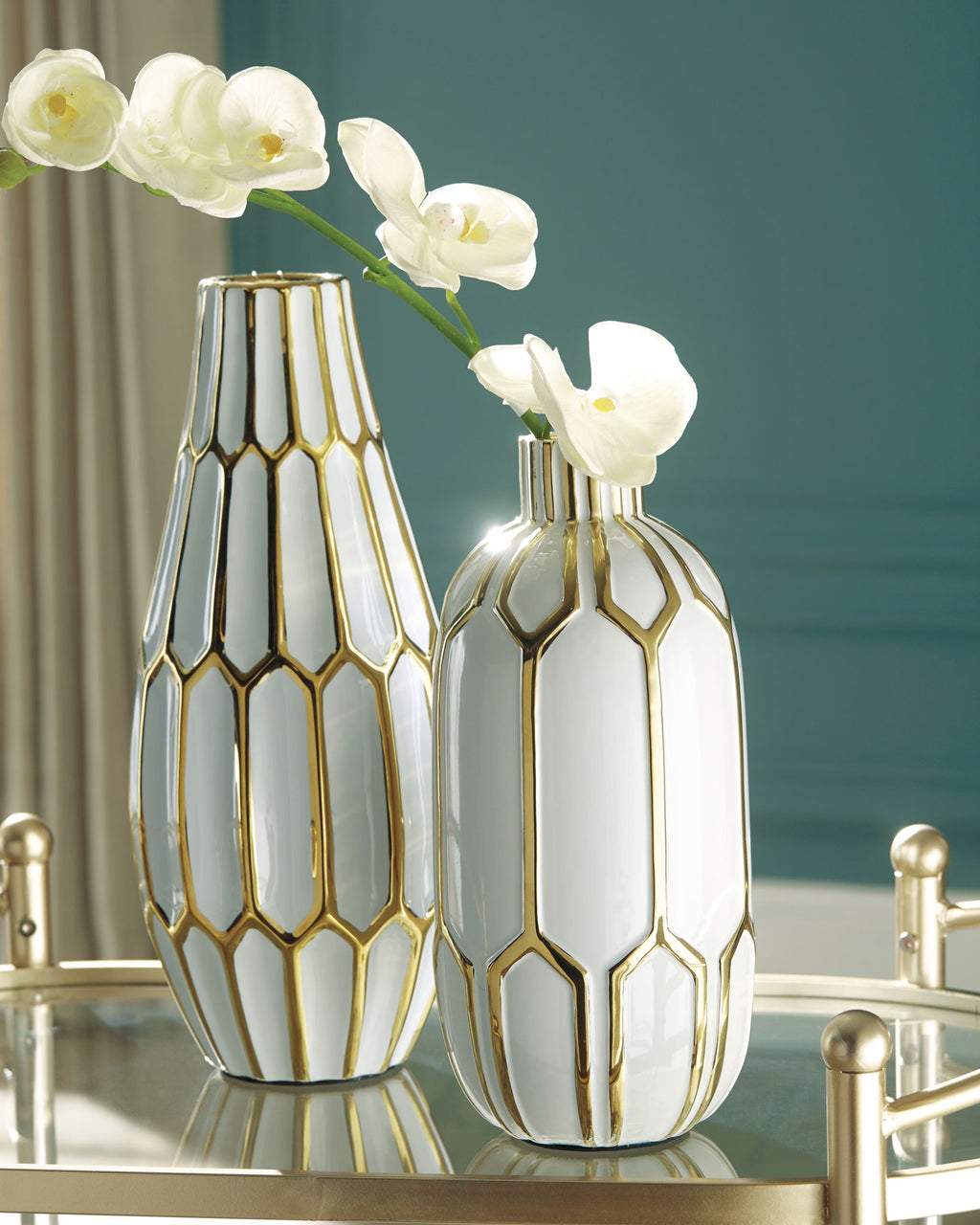 Gold-finish white ribbed vase set of 2 with white flowers