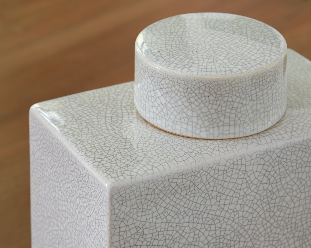 Haddworth jar lid and top edge with white crackle ceramic texture