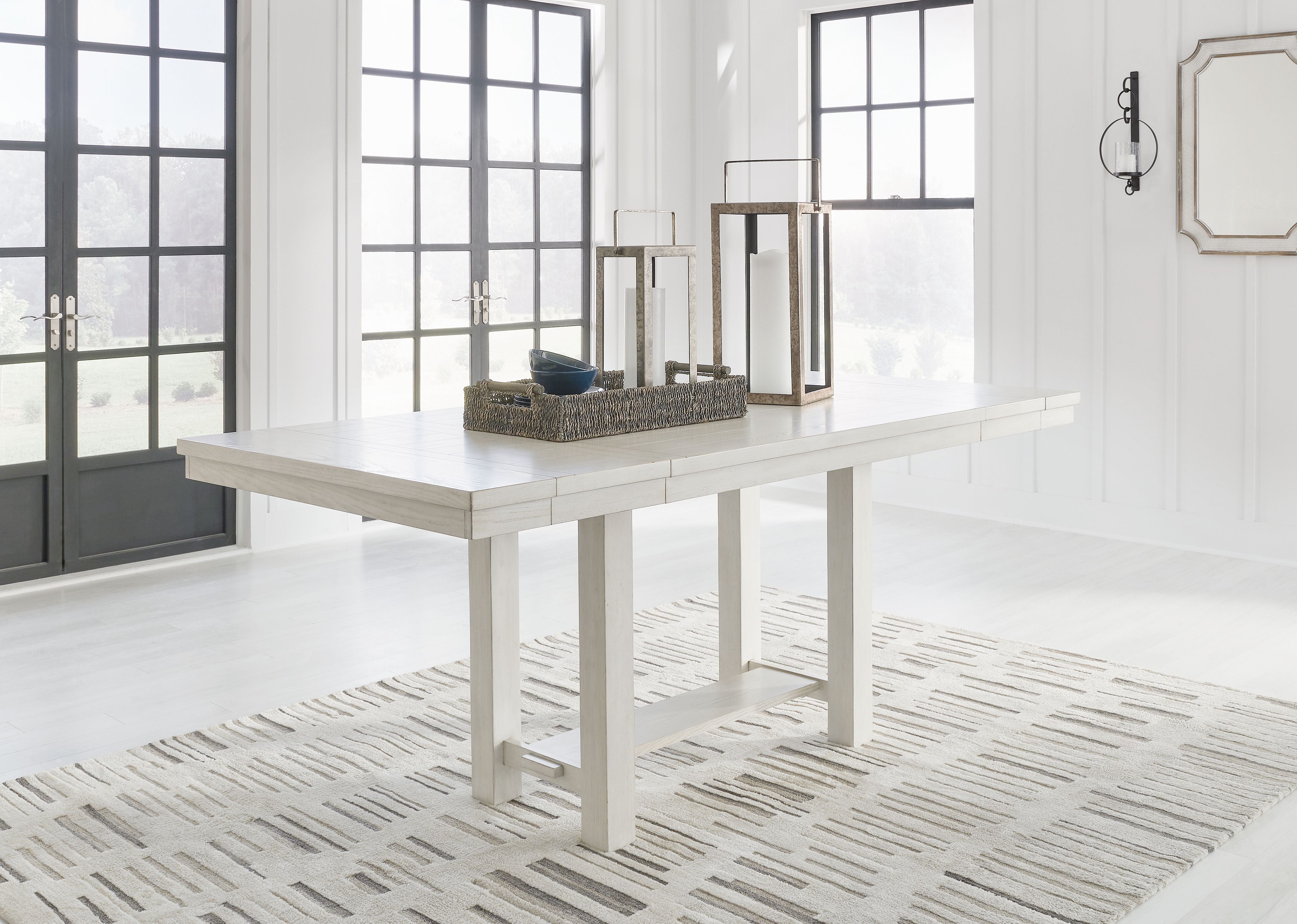 Robbinsdale - Rectangular Dining Table