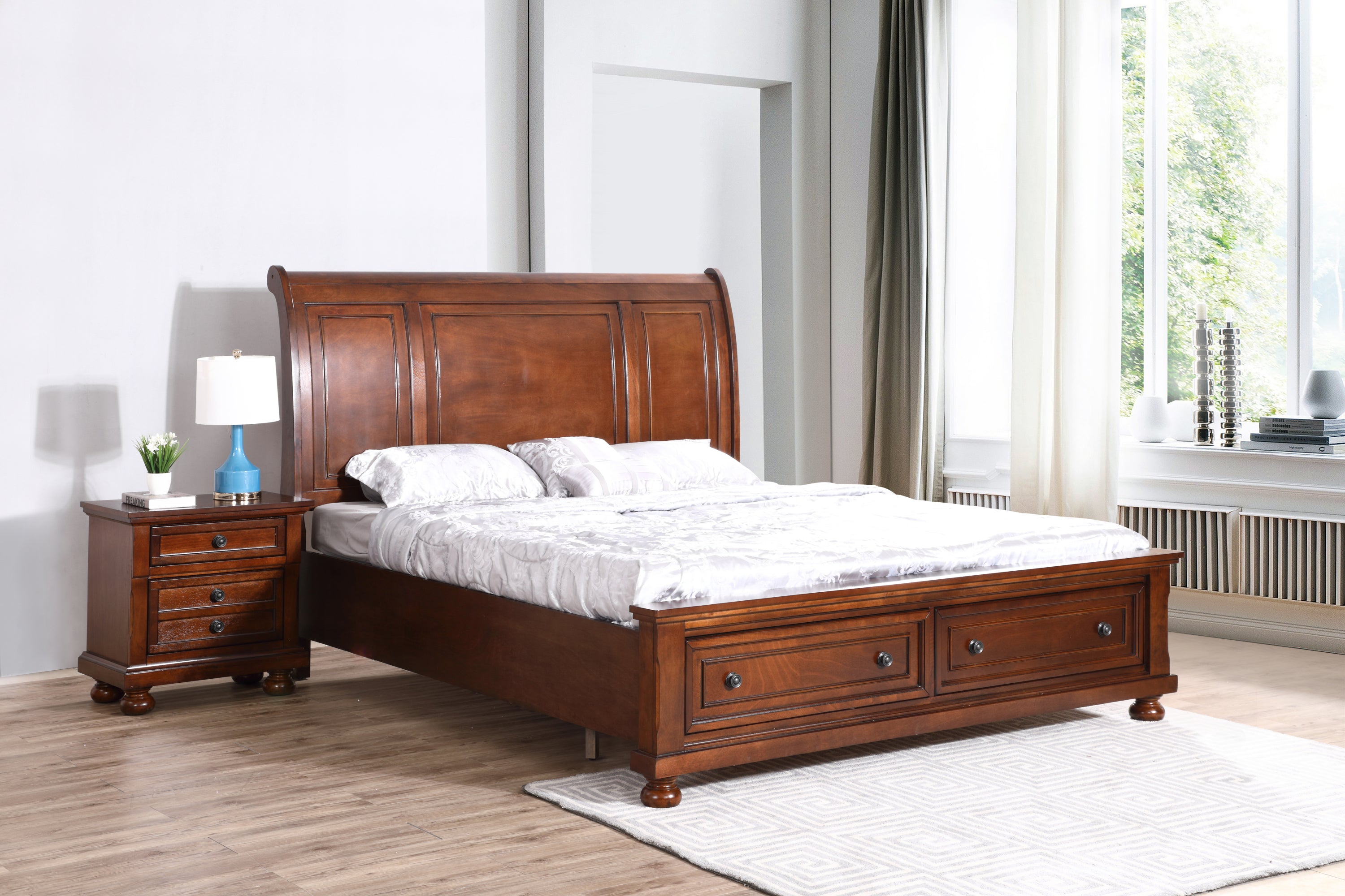 Traditional Cherry King Bed: Timeless Style & Quality