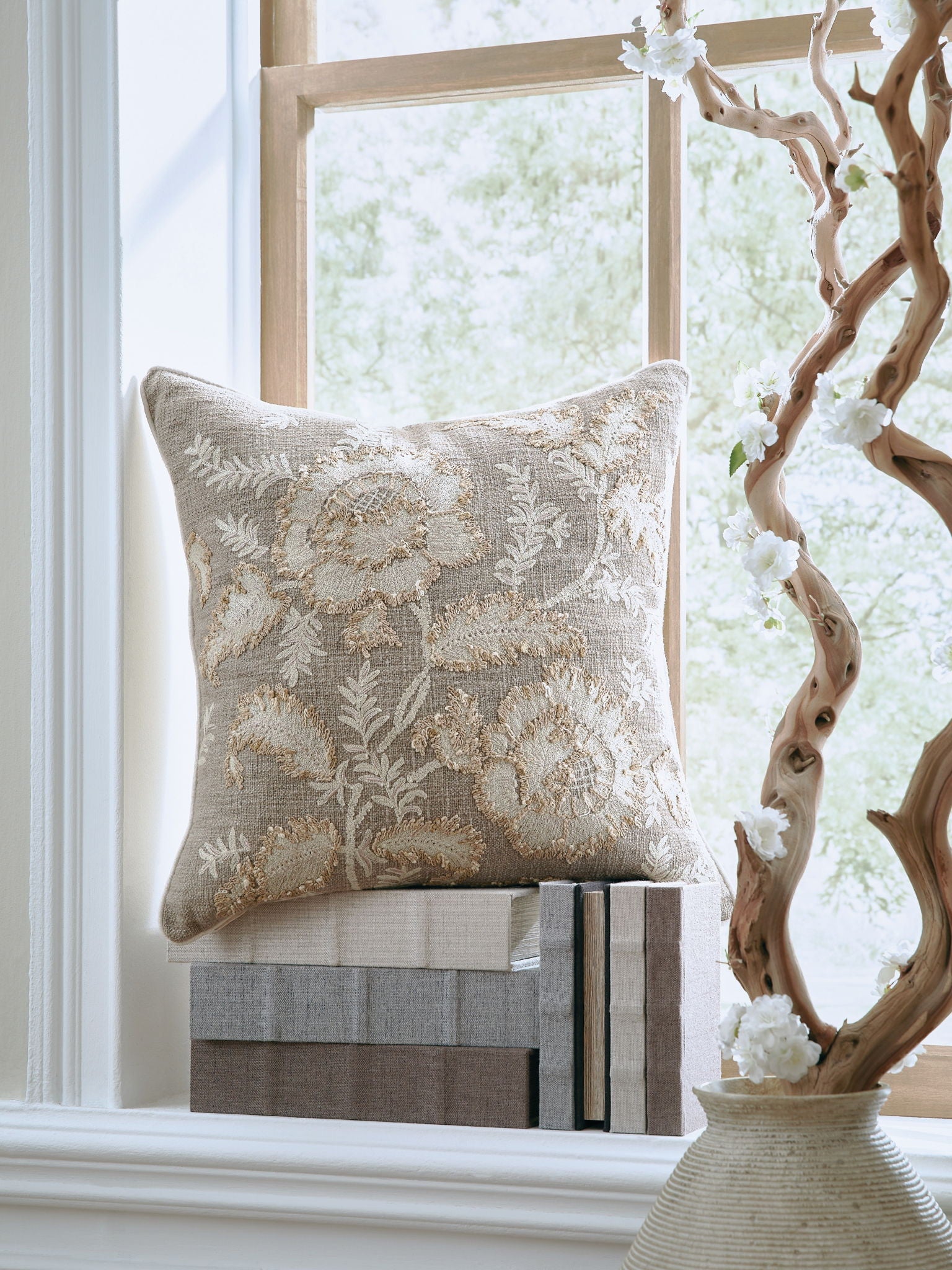 Viveka - Pillow (Set of 4) - Brown / Beige