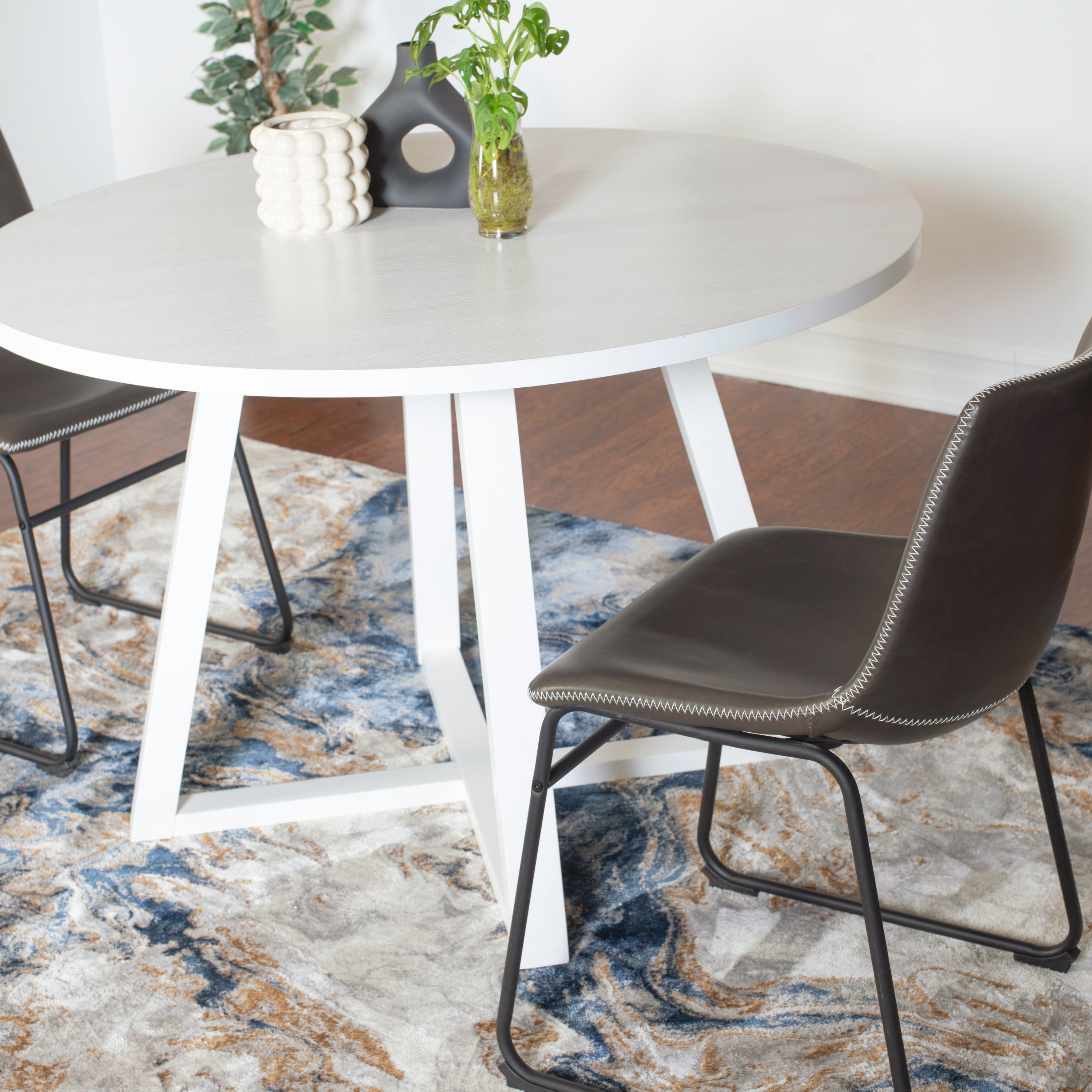 Varna 5-Piece Round Dining Set - Trestle Table & Chairs