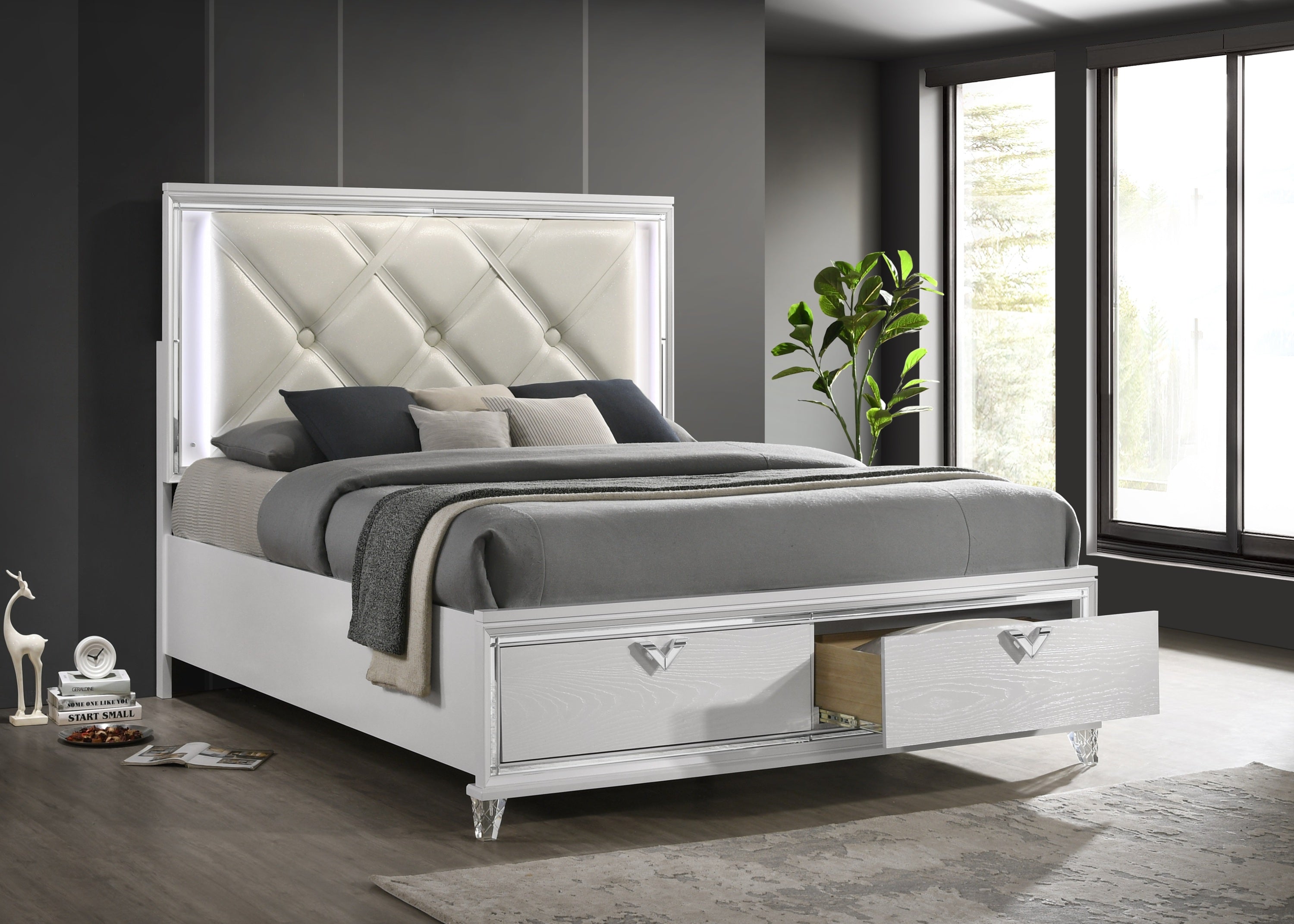 Modern Style King Bed with LED Accents & V-Shaped Handles Furniture