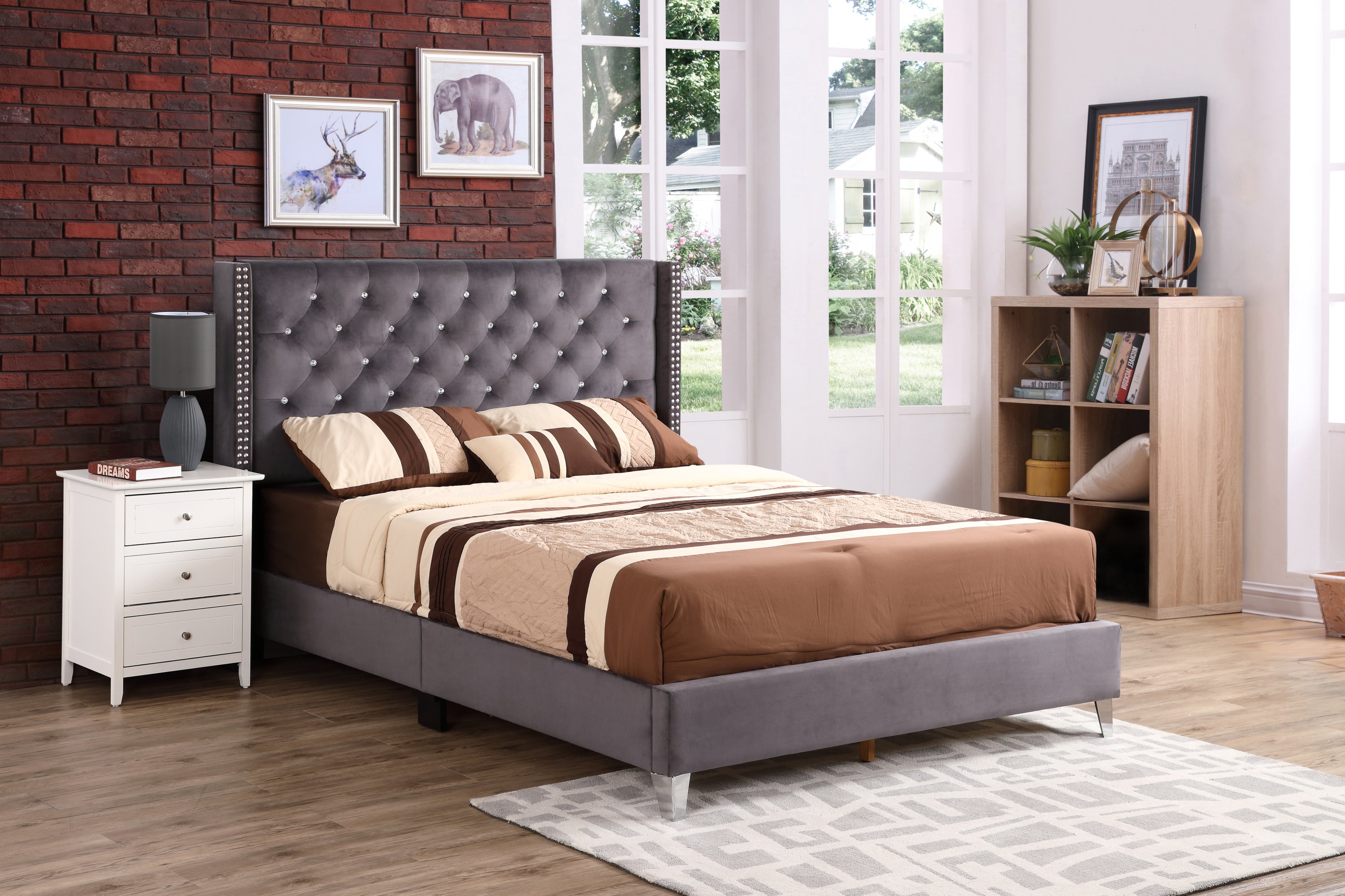 Chic Gray Queen Upholstered Bed - Modern, Elegant Fabric Platform Frame