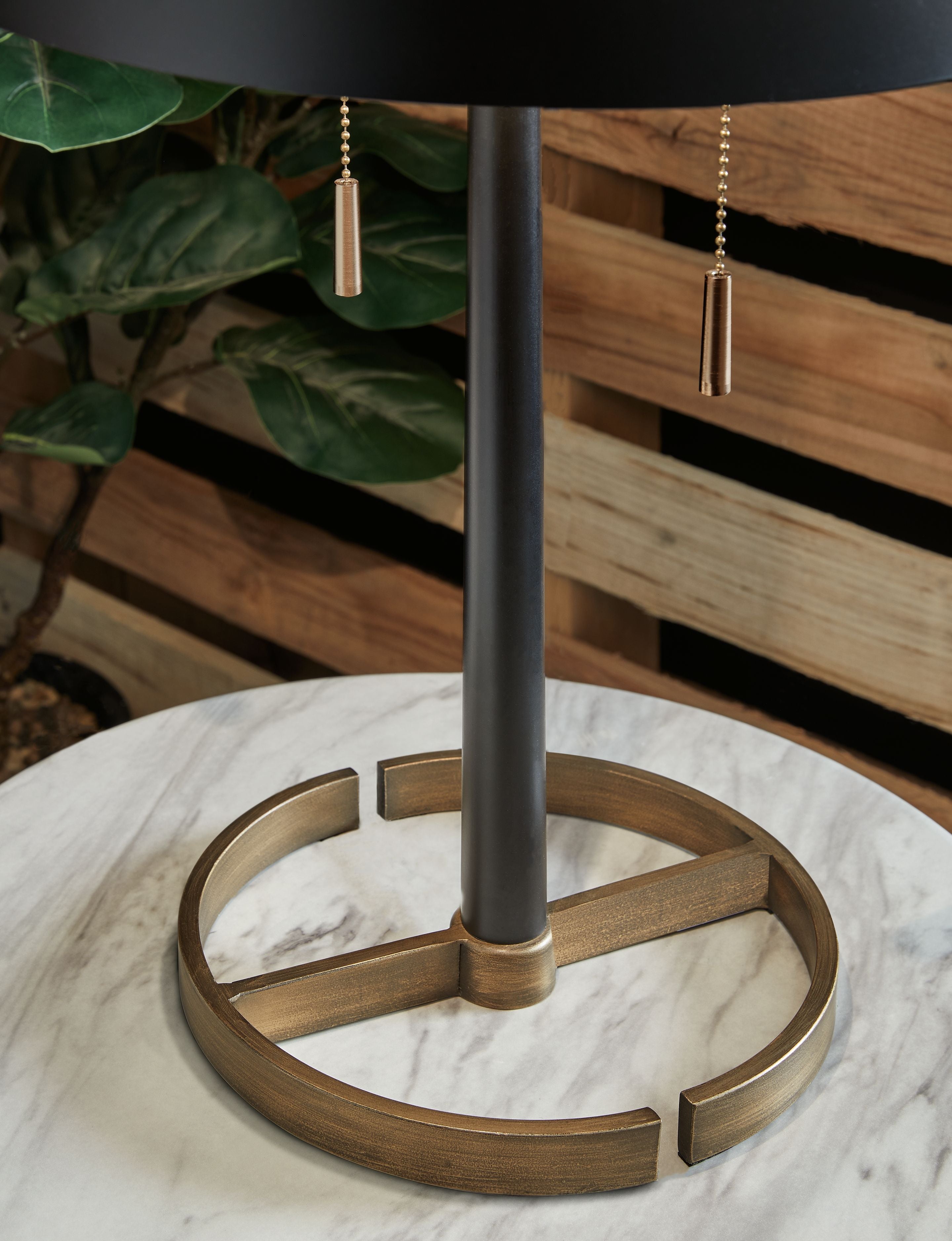 Amadell Metal Lamp