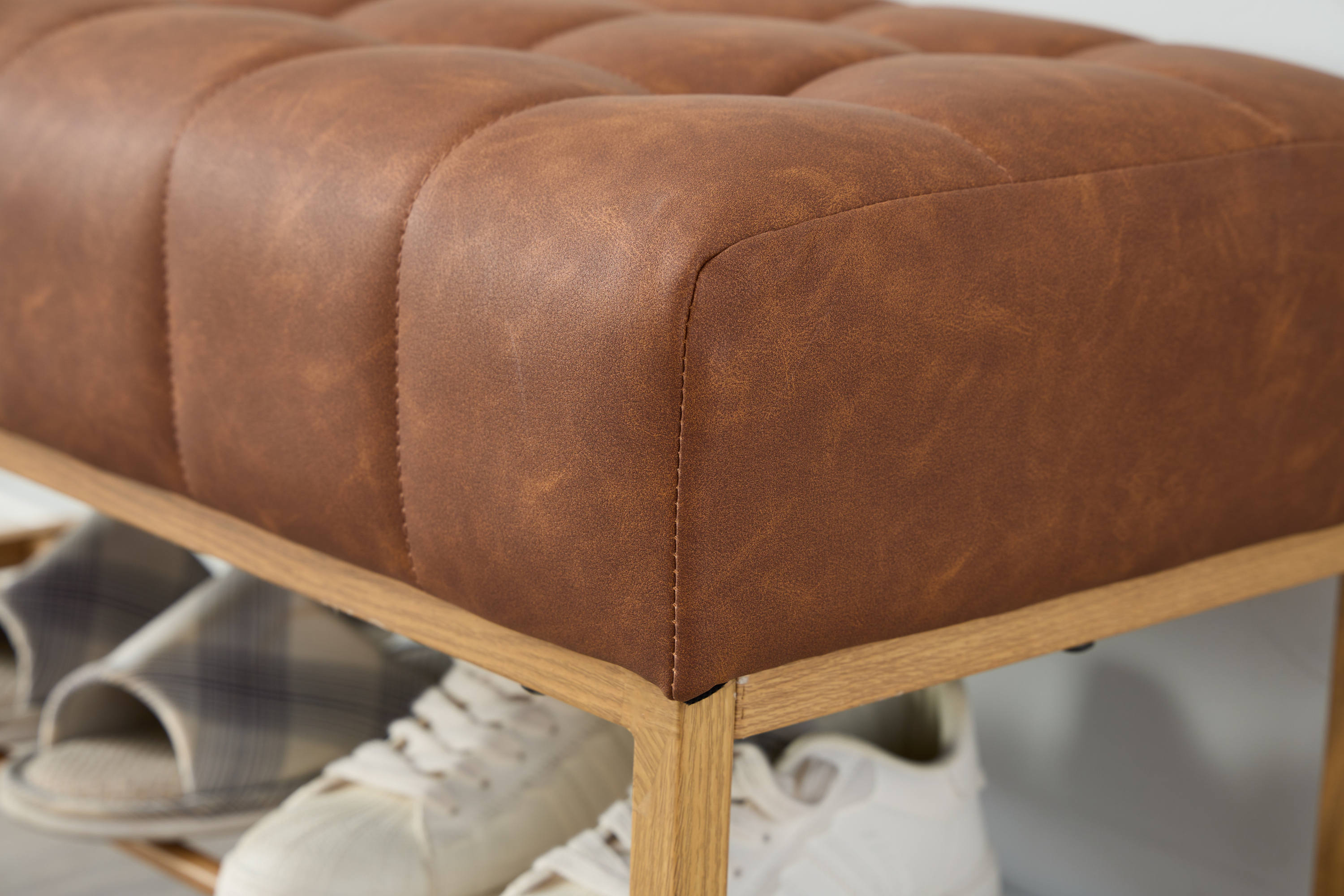 Retro Bed Bench w/ Shelf, 300 LB