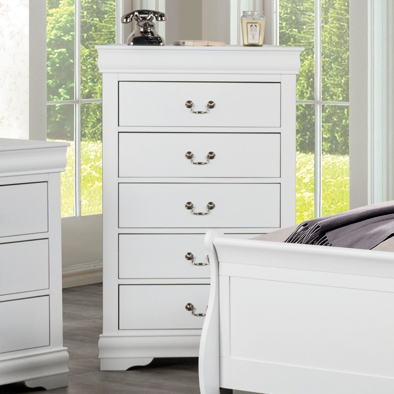 Transitional White Chest | Dovetail Drawers, Bracket Legs