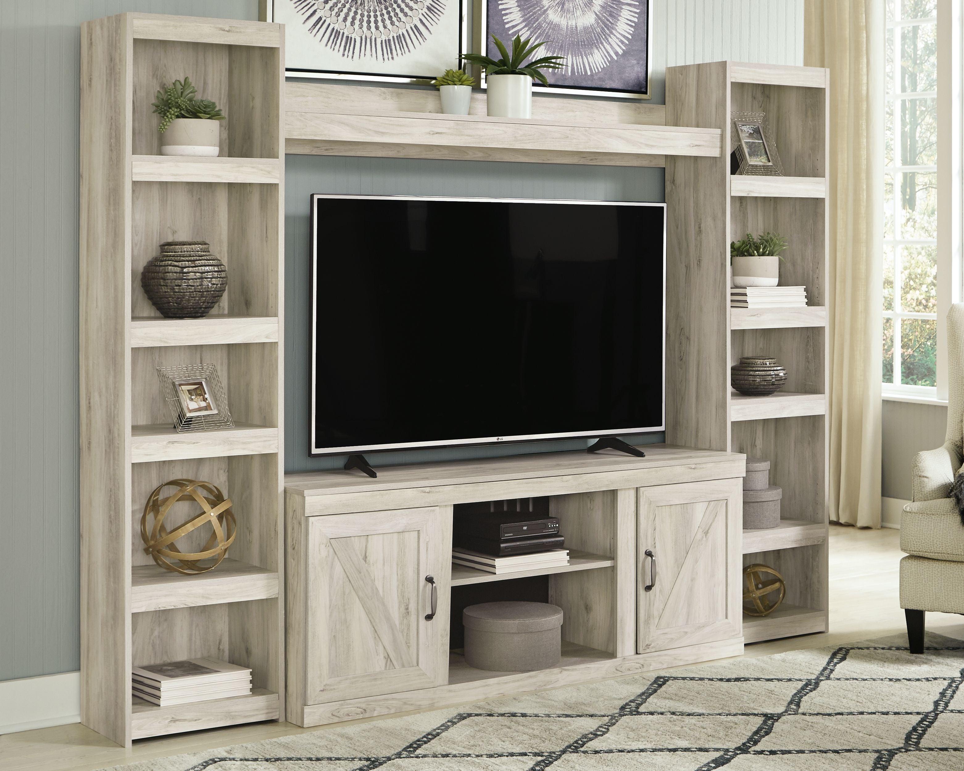 Bellaby - Entertainment Center