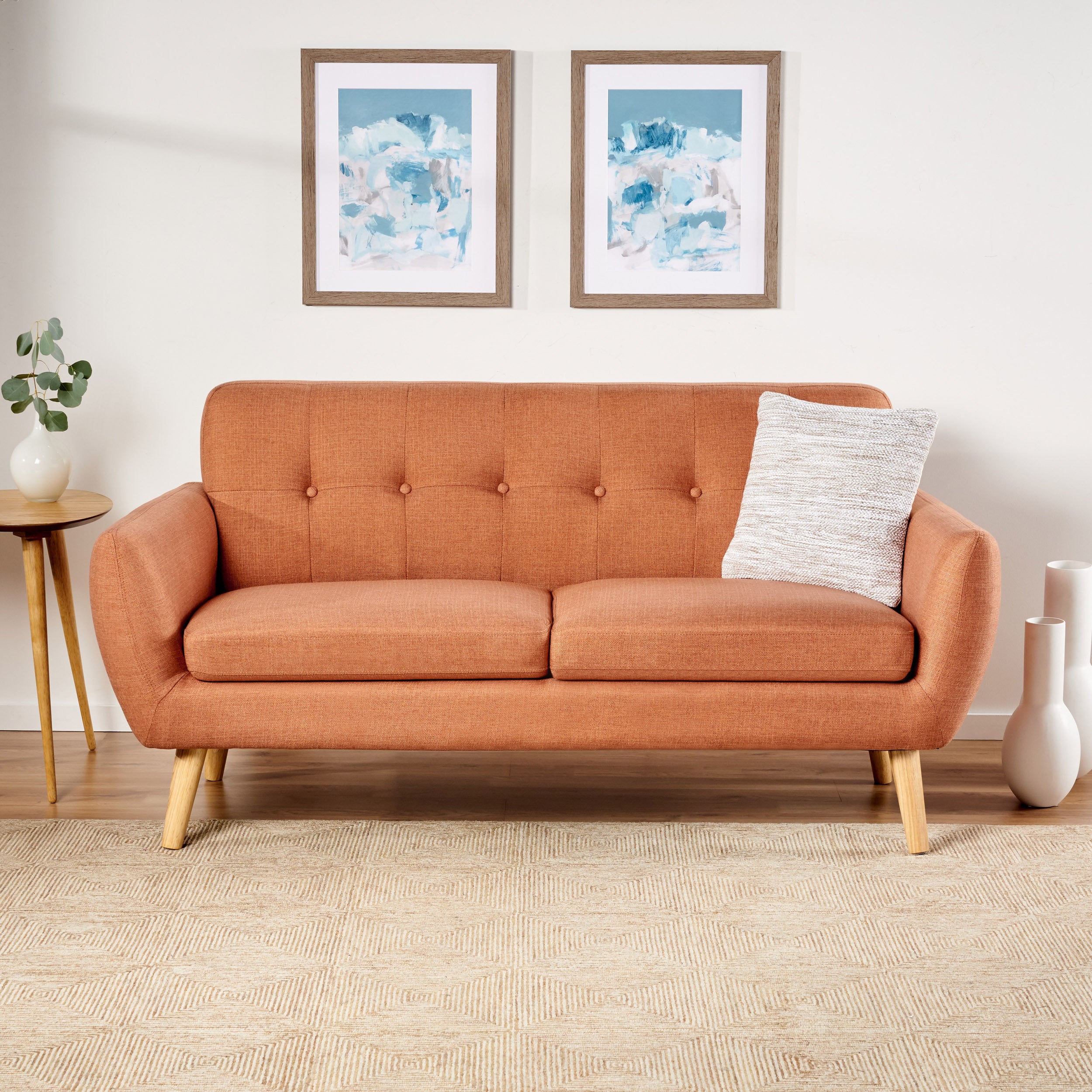 Luxurious Sofa: Modern Living Room Couch