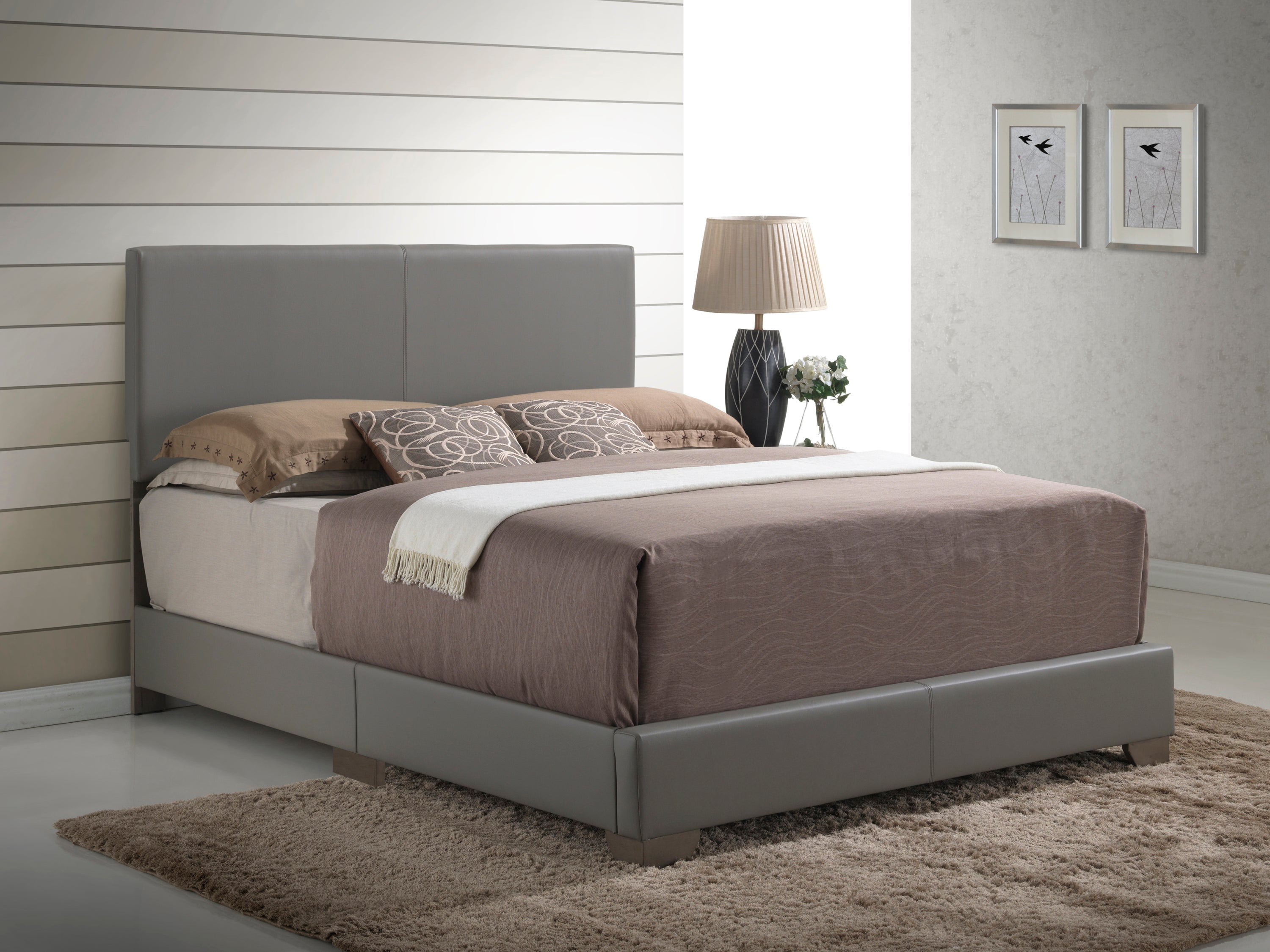 Light Grey Cozy Casual Bed for Relaxation - Shop Comfortable Sleep