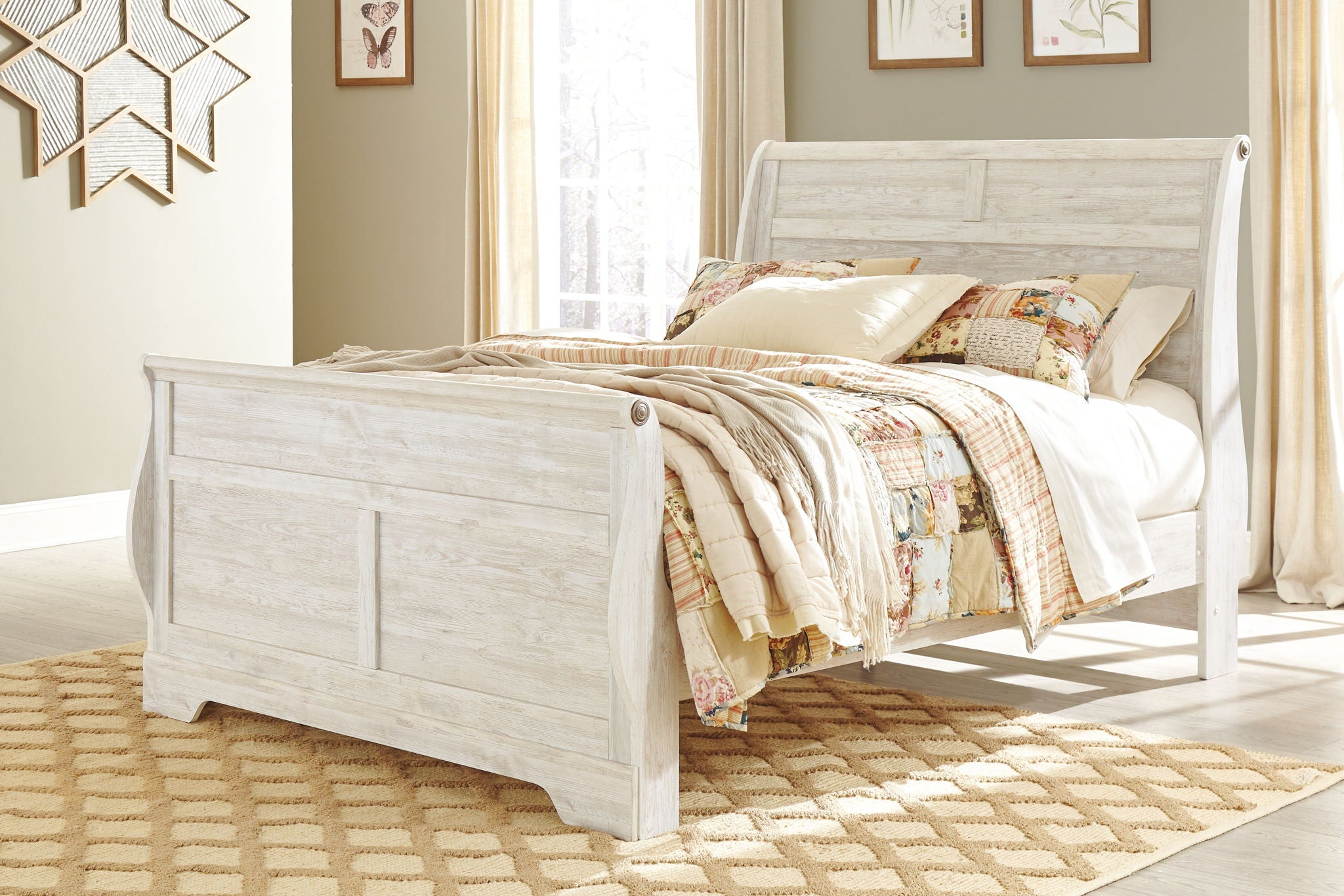 Willowton - Queen Sleigh Bed - Whitewash