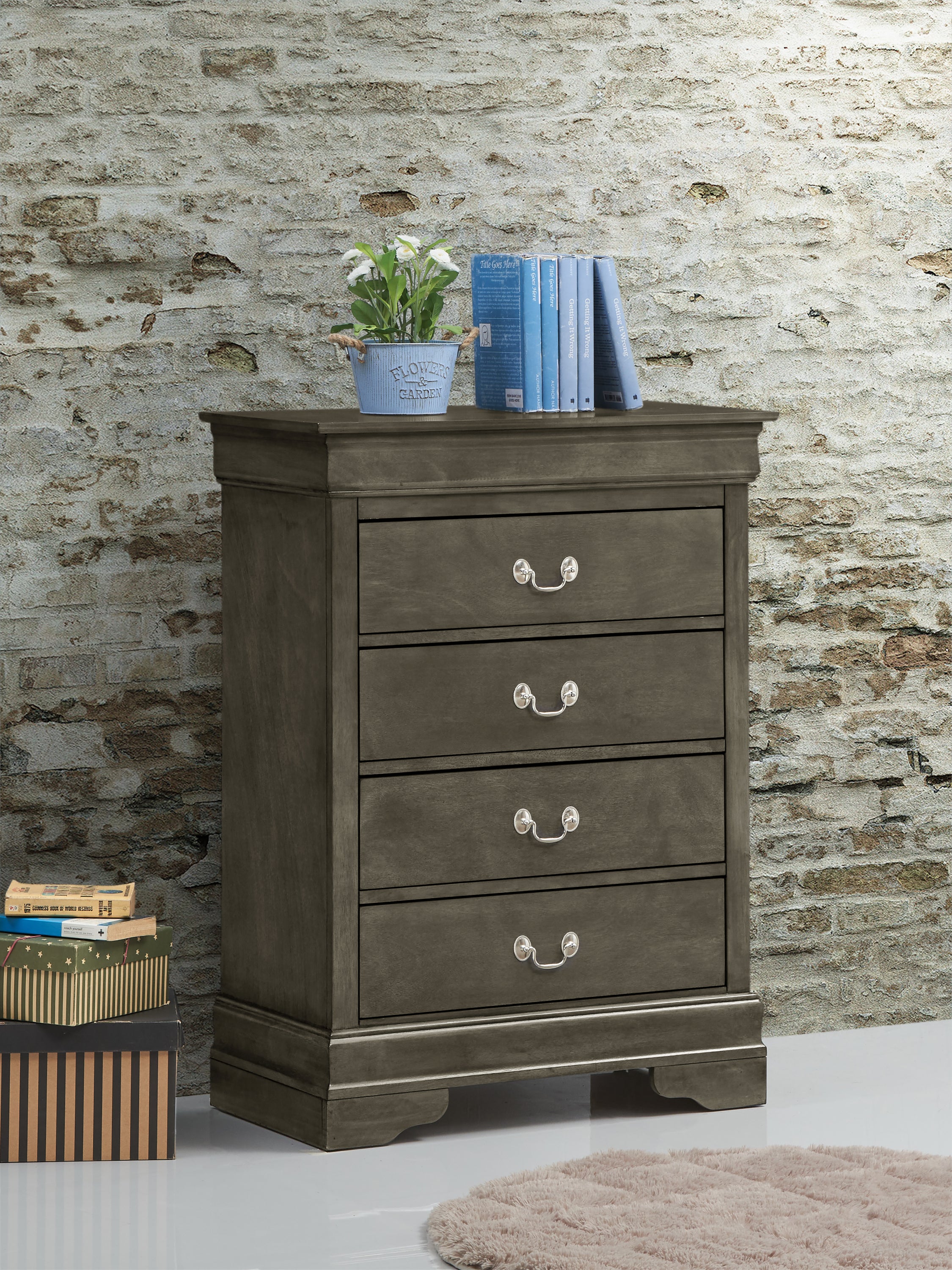 Elegant Gray Traditional Storage Chest: Stylish & Durable