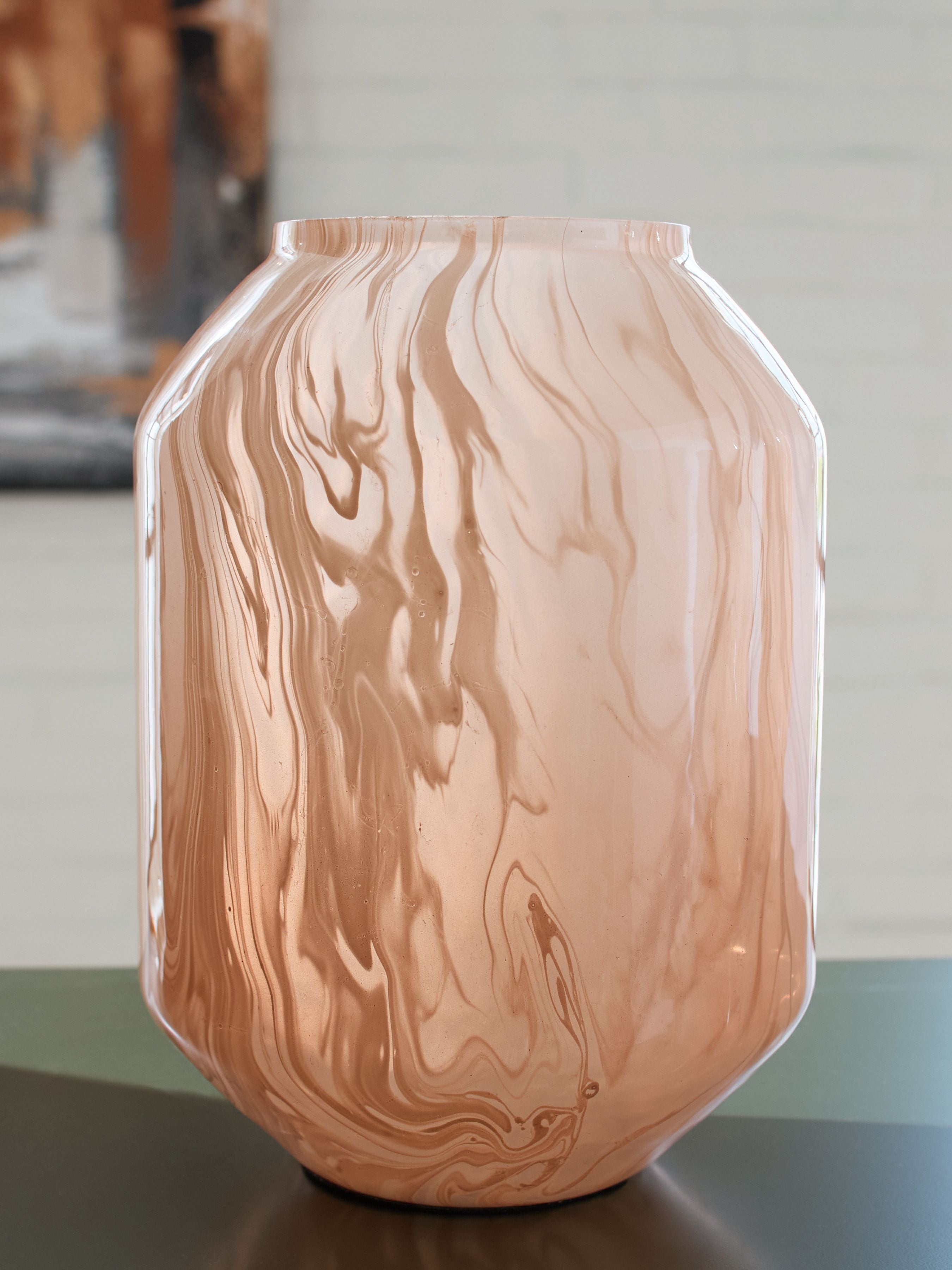 Dushby light brown vase with vertical swirl woodgrain pattern and clear rim detail