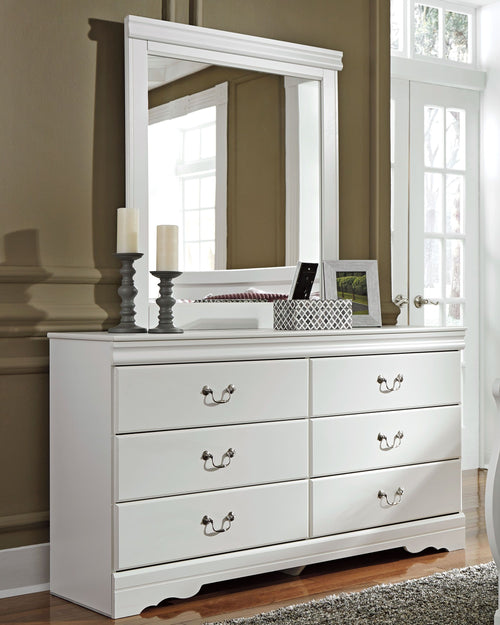 White dresser with tall mirror and six drawers, scalloped base