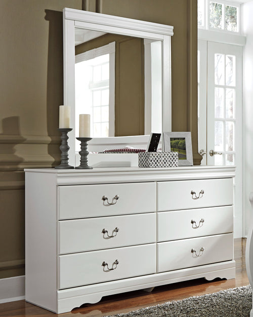 White dresser with mirror and six drawers, scalloped base