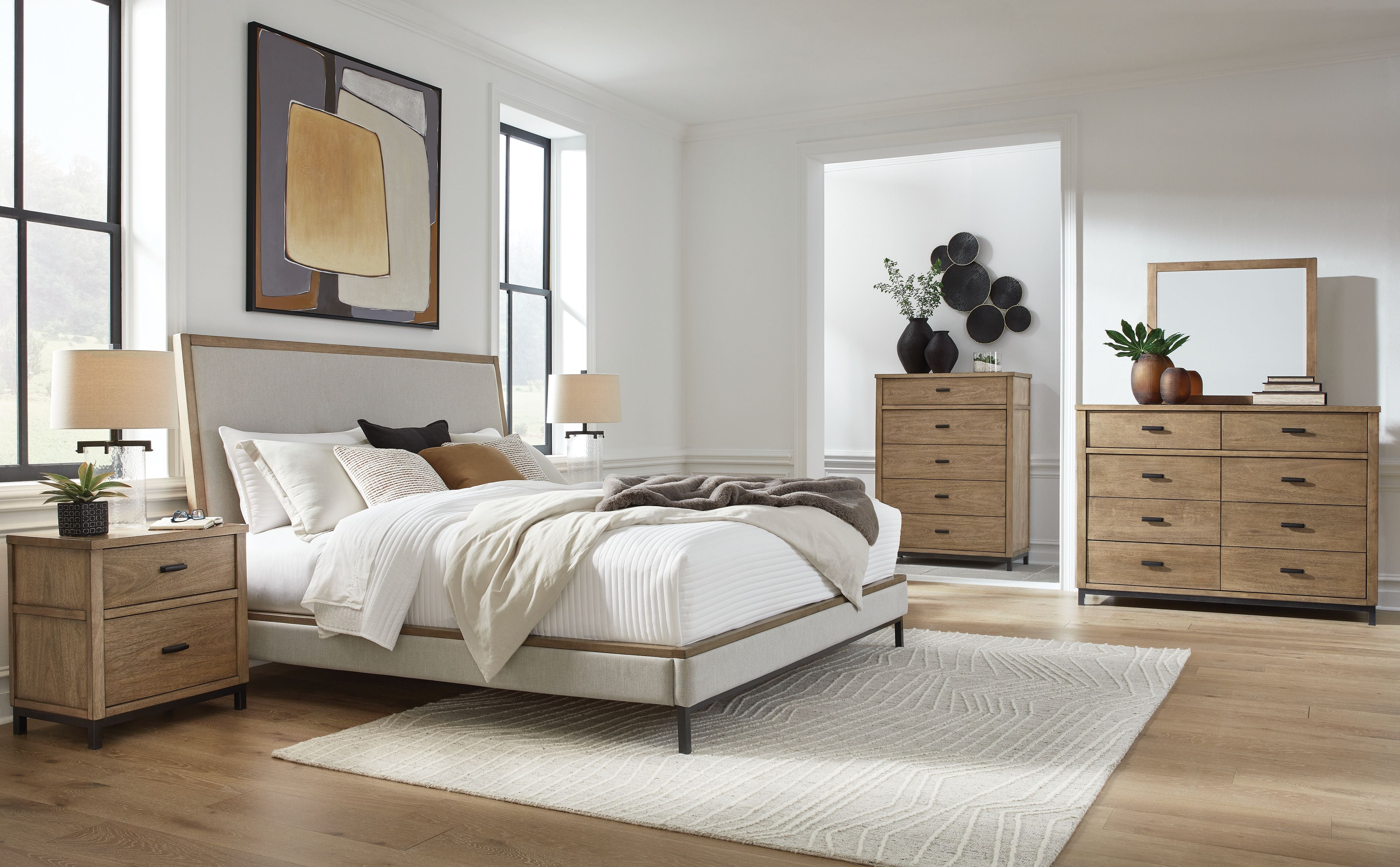 Tomtyn - Upholstered Bed Set