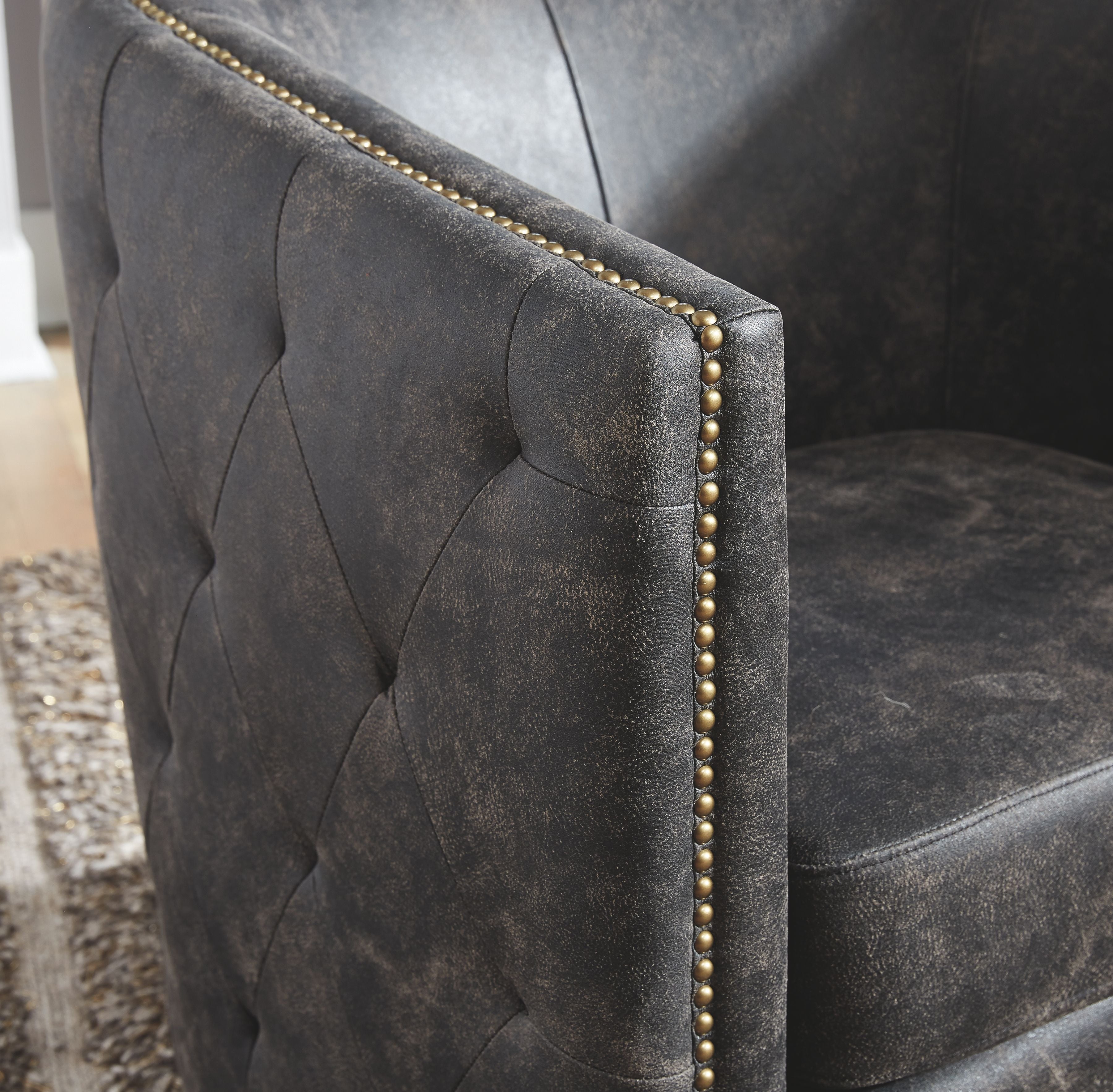 Brentlow  Distressed Black - Swivel Chair