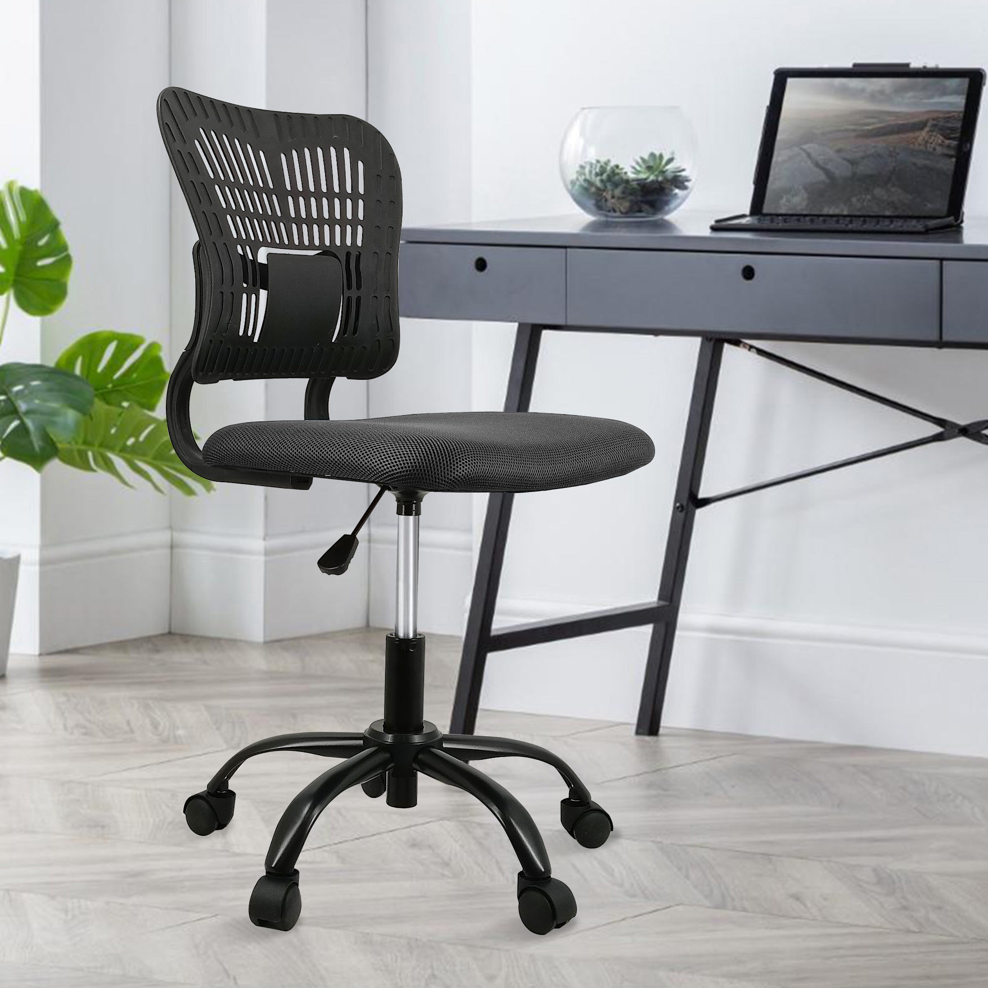 Ergonomic Mesh Office Black Chair - Adjustable & Comfy