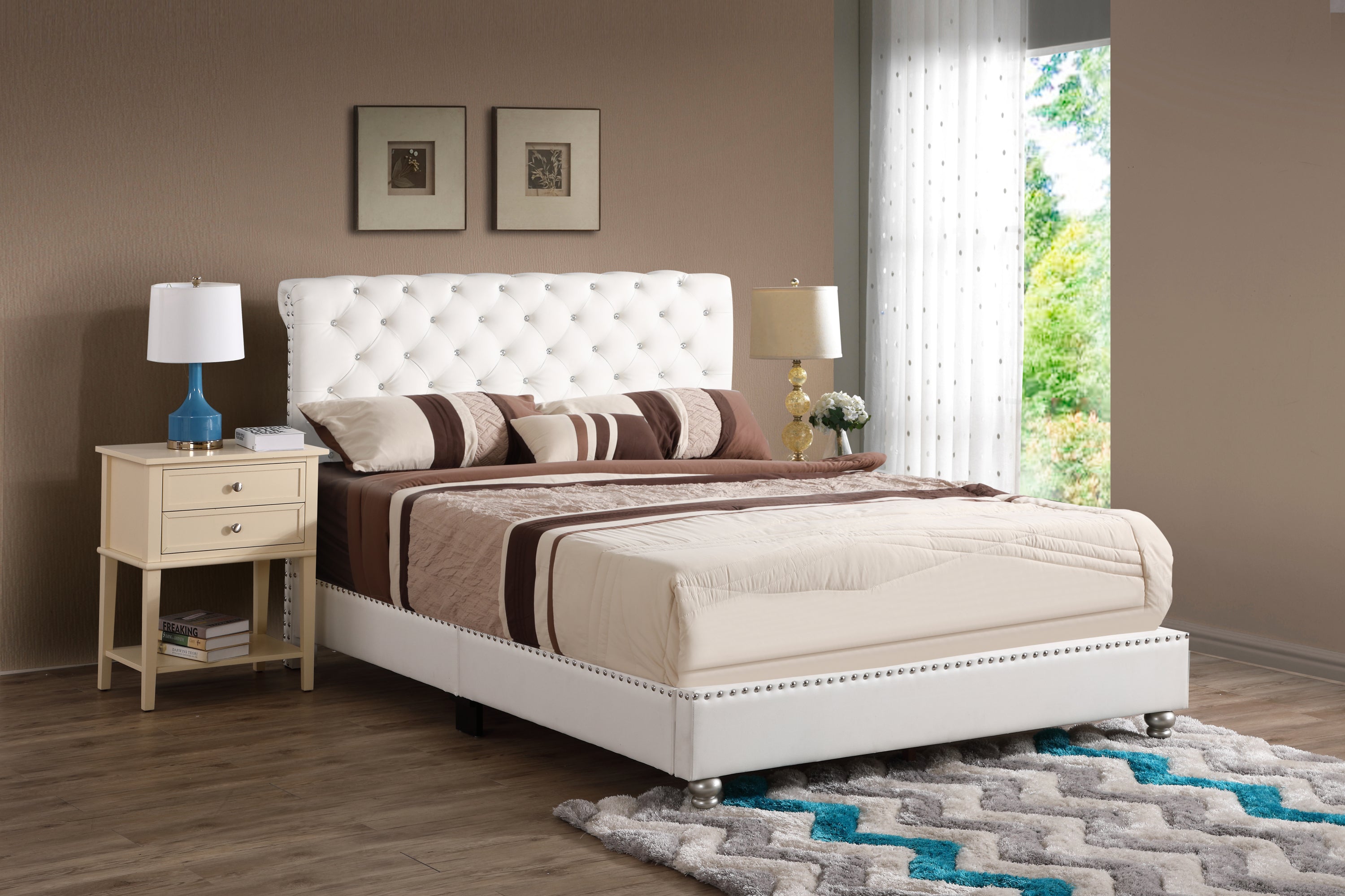 Elegant White Transitional Queen Bed: Comfort & Style