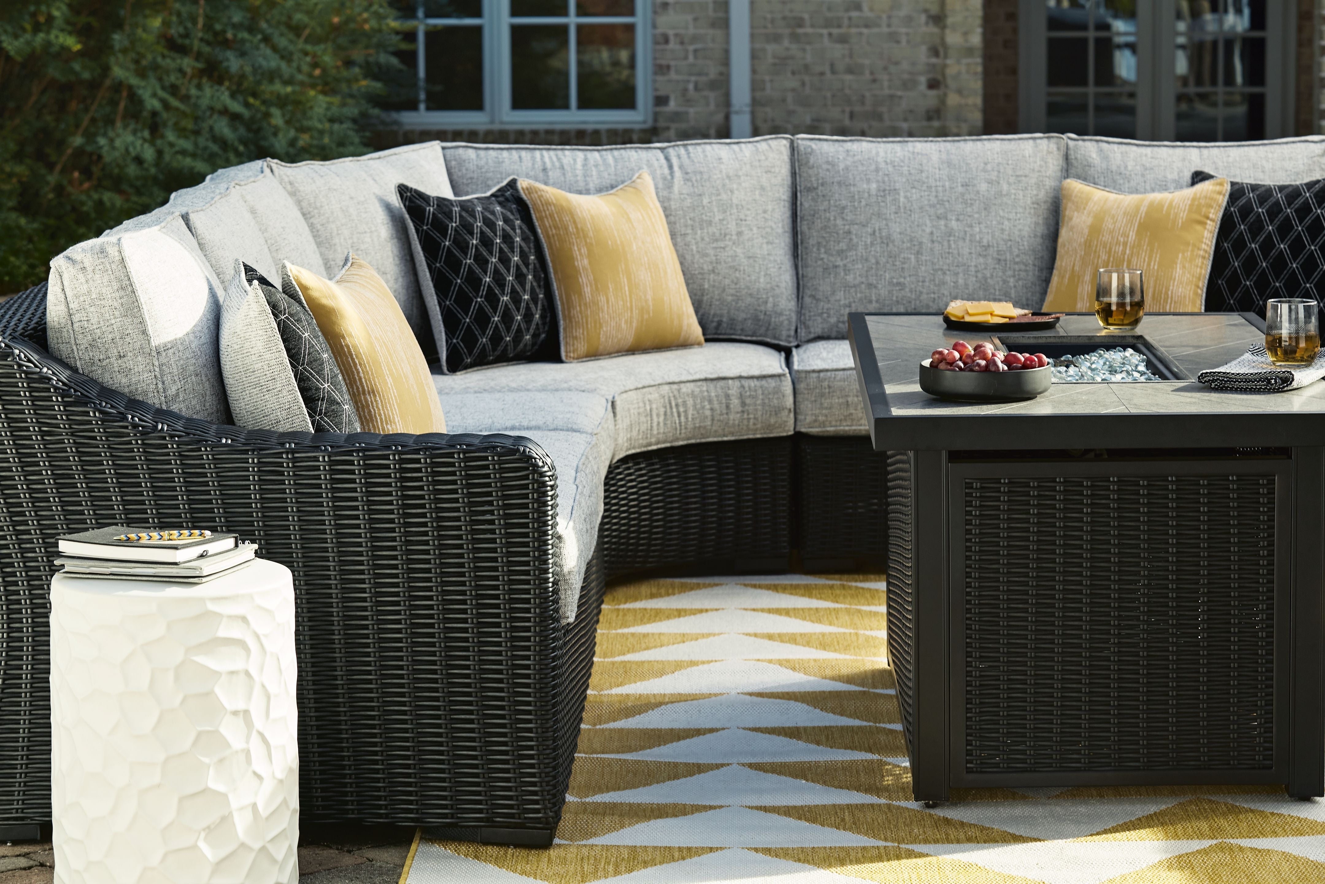 Beachcroft - Outdoor Sectional-Signature Design by Ashley®-American Furniture Outlet