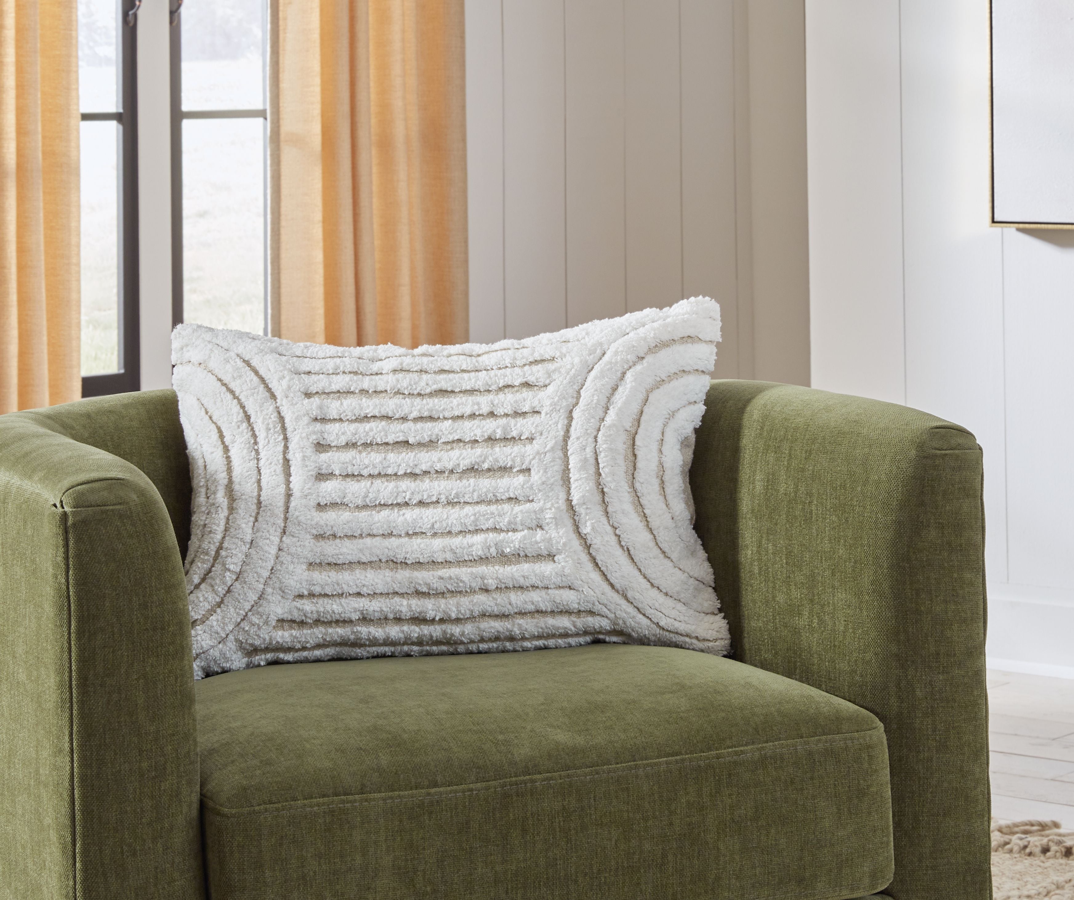 Striped decorative pillow, white with gray arc lines