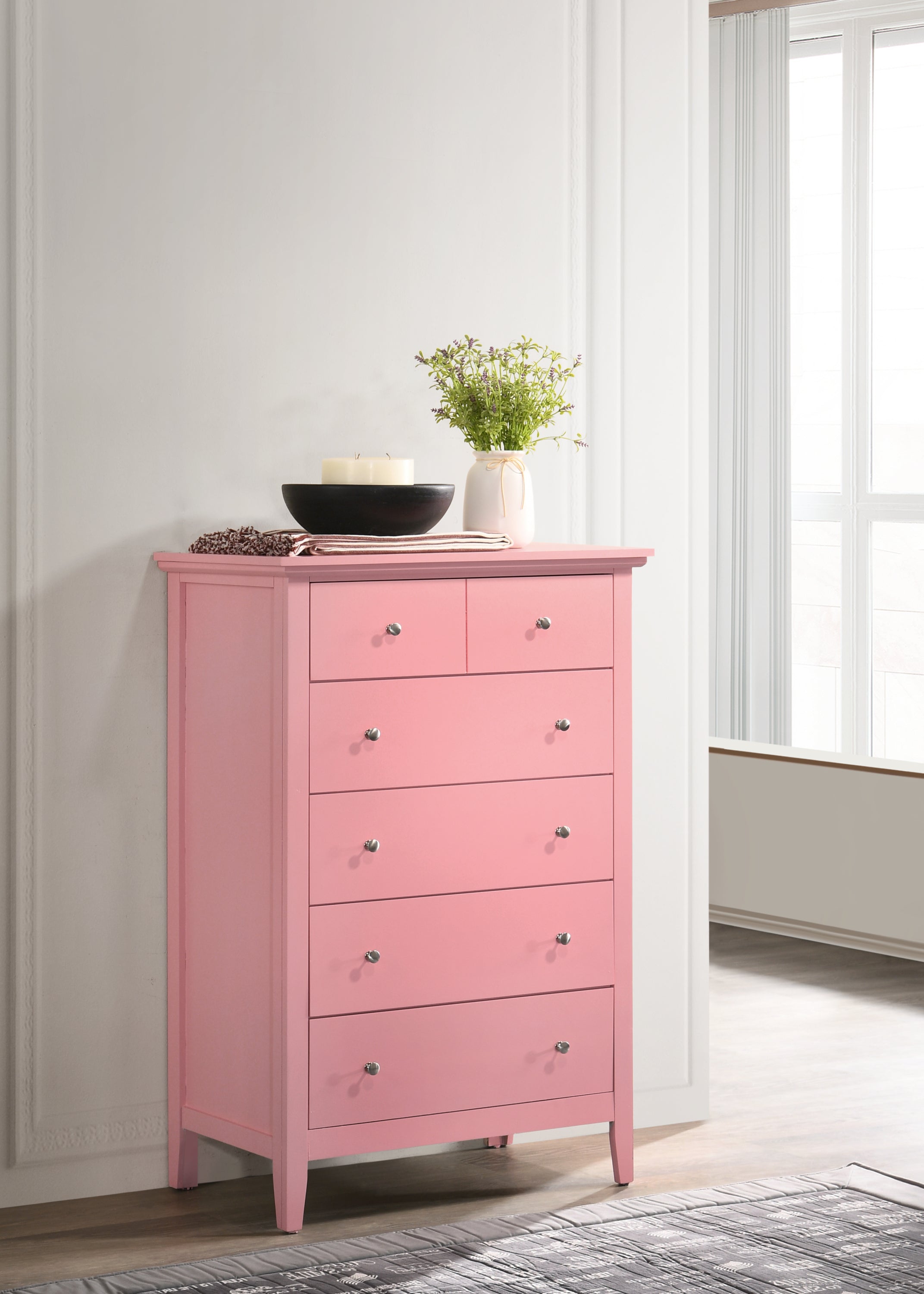 Charming Pink Storage Chest: Organize & Adorn Any Space
