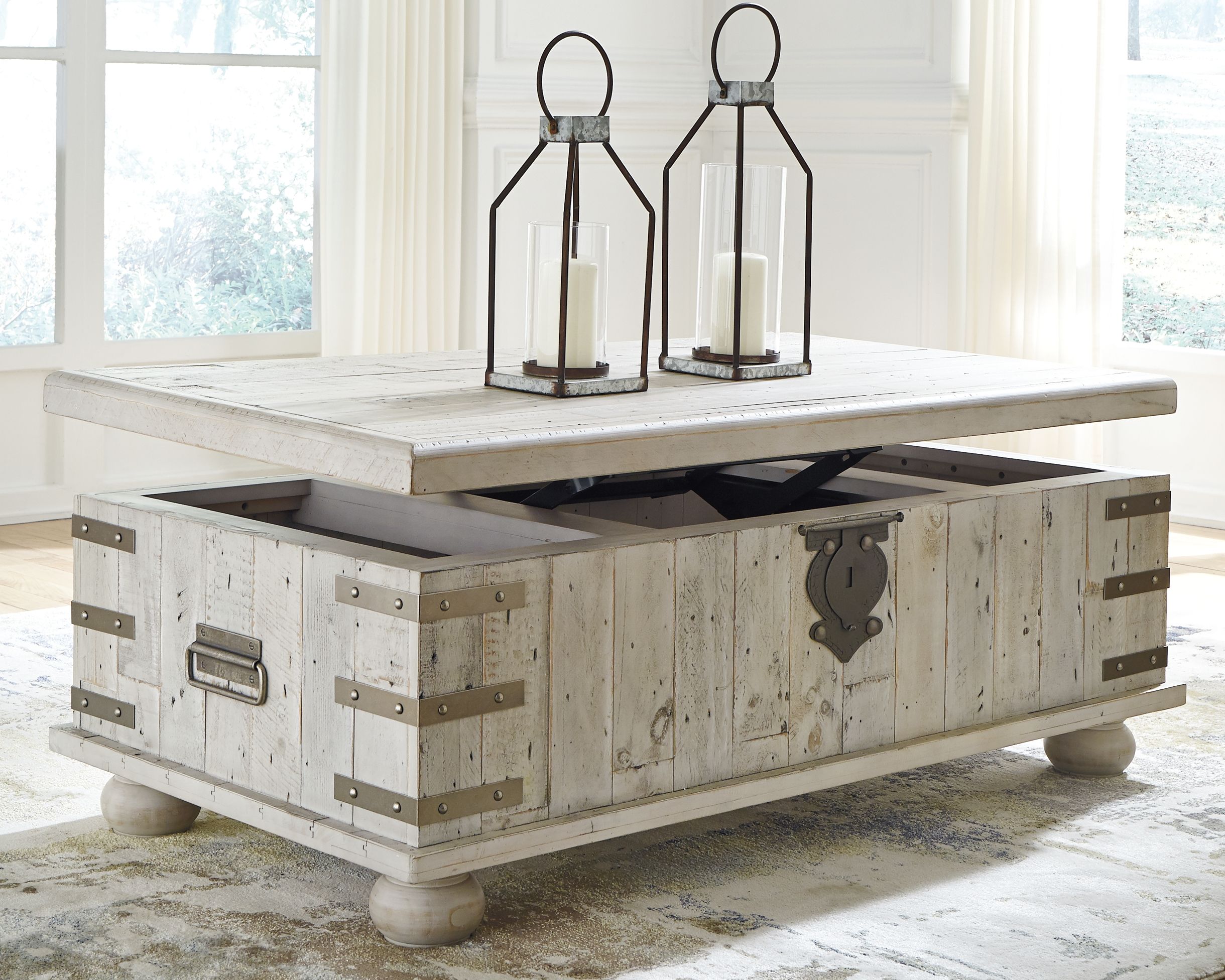 Carynhurst White Wash Gray - Lift Top Cocktail Table